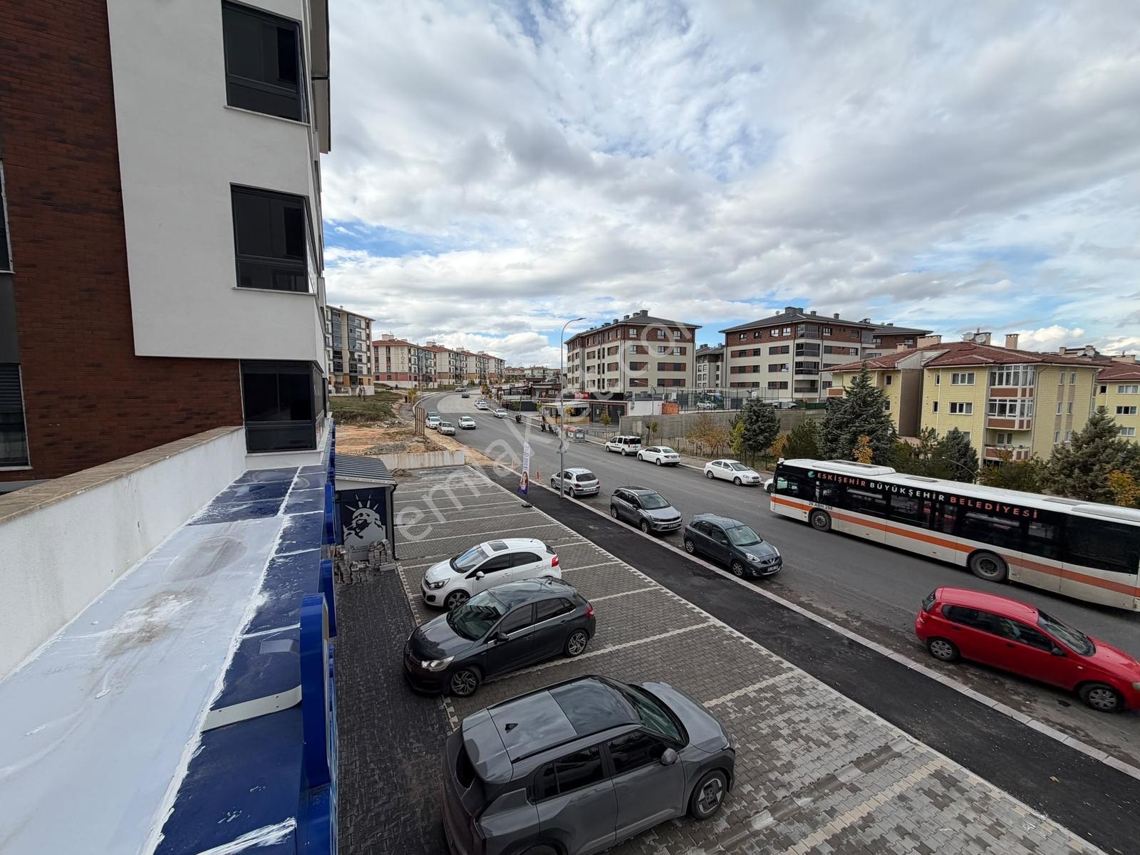 Bess'den Vadişehir Mah. Nevruz Caddesi Üzeri Satılık 3+1 Daire — fotoğraf 13