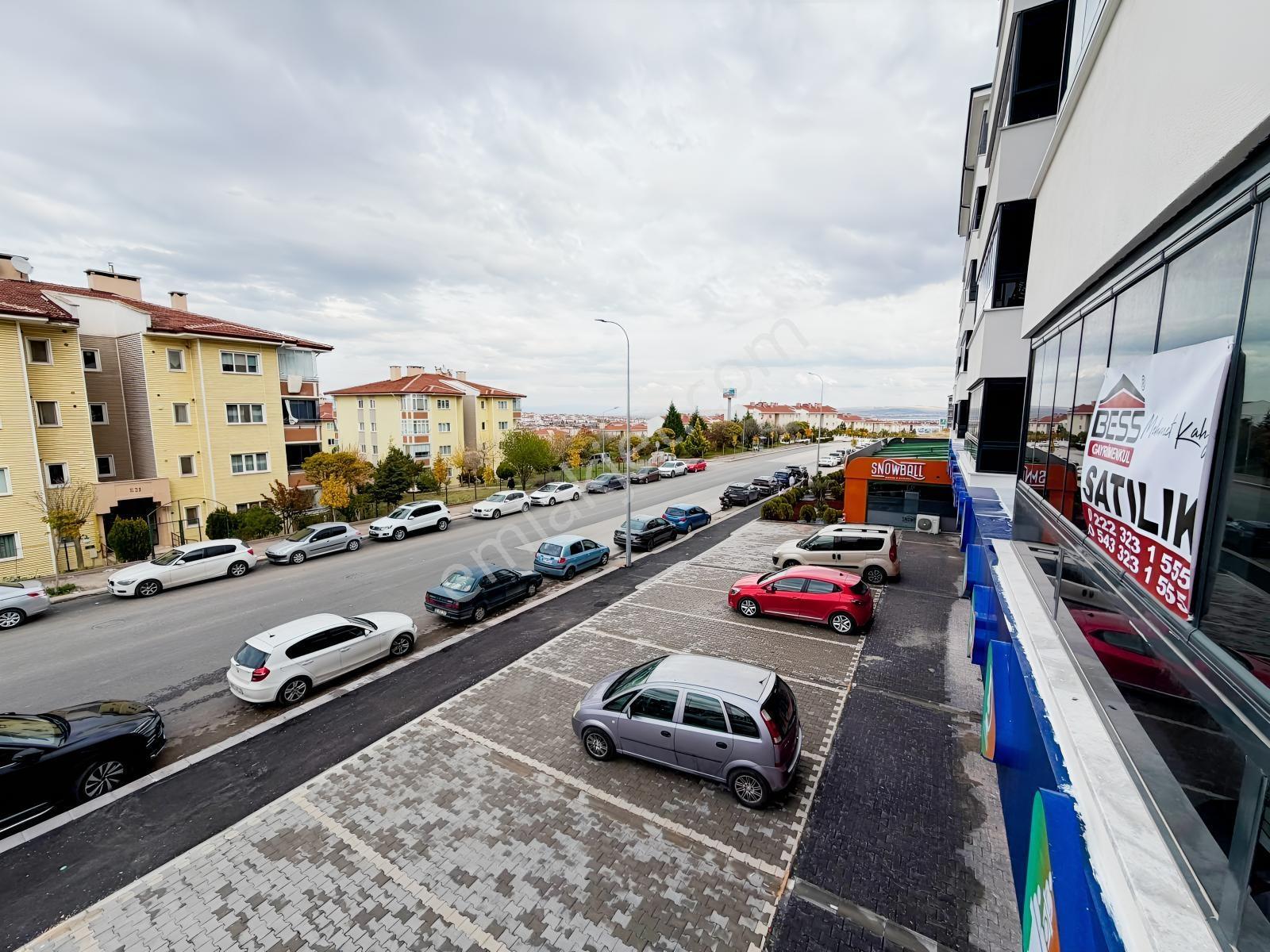 Bess'den Vadişehir Mah. Nevruz Caddesi Üzeri Satılık 3+1 Daire — fotoğraf 14
