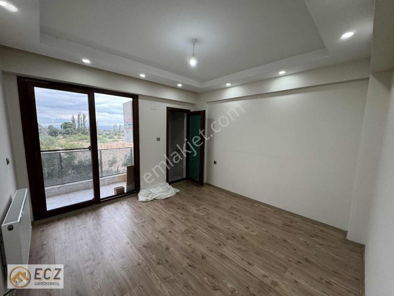 Ecz Gayrimenkul Den Satılık 2+1 Kapalı Mutfak Fatih Mah — fotoğraf 13