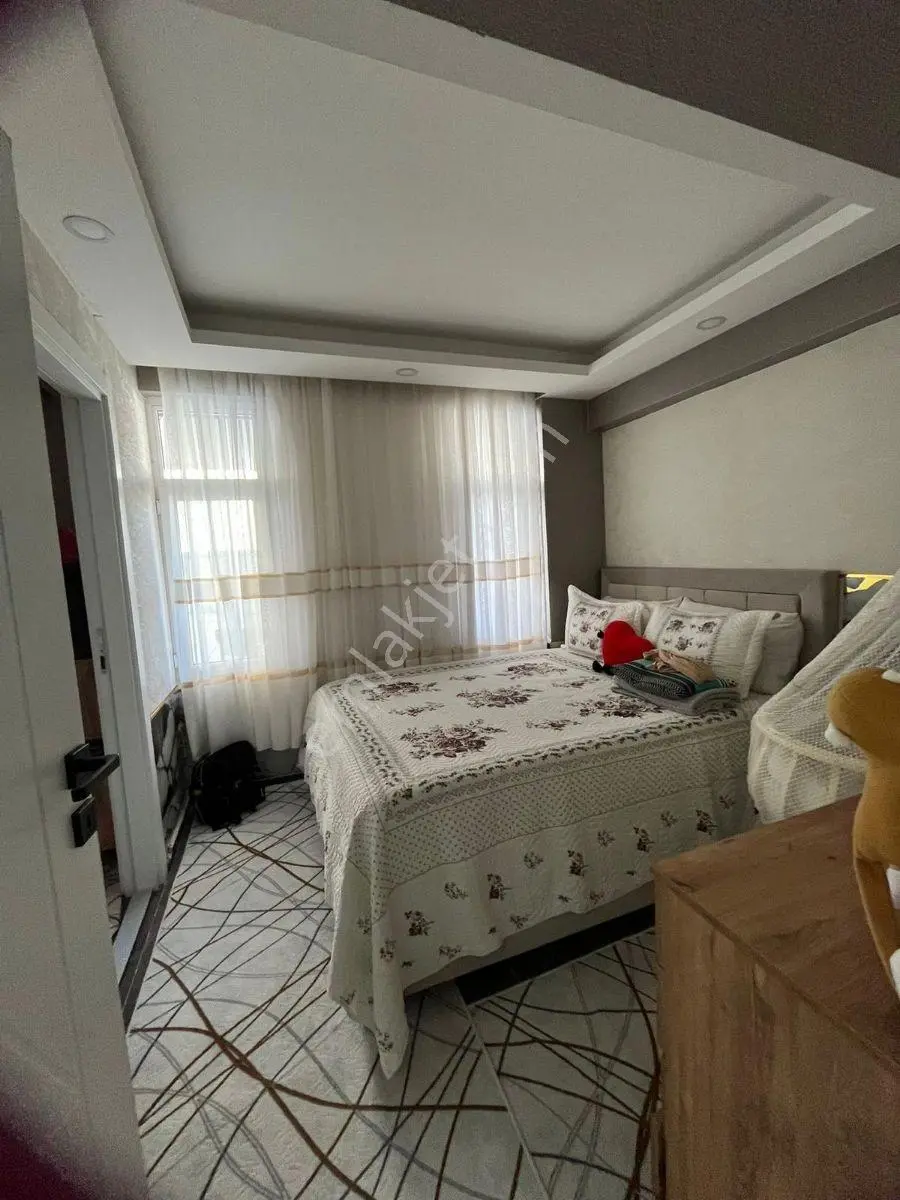 Güzel Emlaktan Full Eşyalı Satılık Daire — fotoğraf 3
