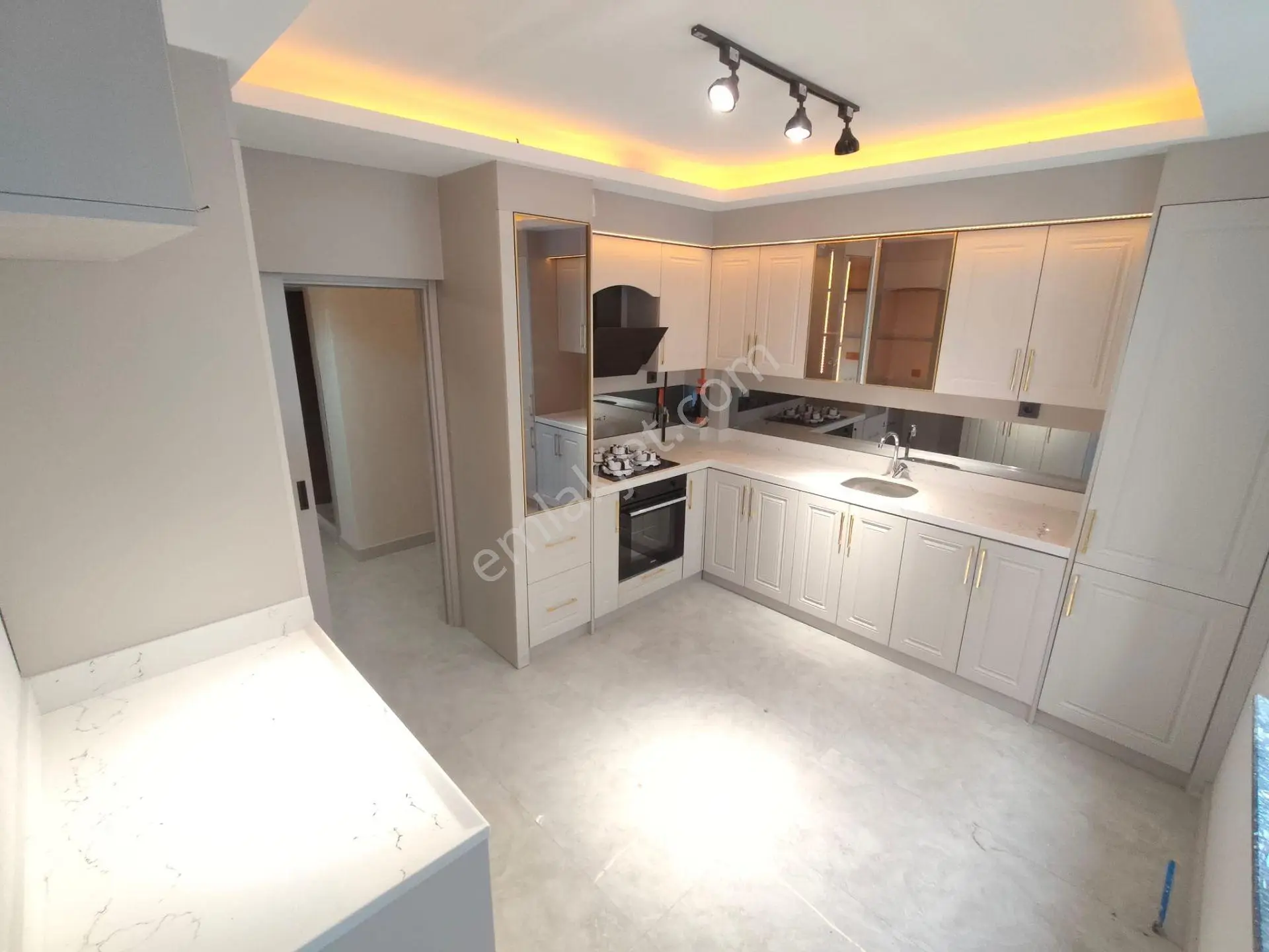 Yılmaz Gayrimenkul'Den Tandoğan Mahallesi 3+1 140M2 Ara Katta Ultra Lüks Yapılı