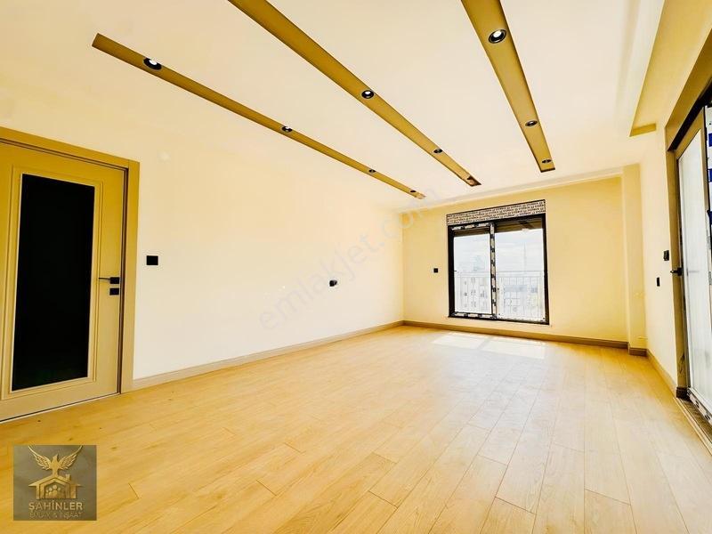 Tramvay_yakını_cadde_üzeri_ebeveyn_banyo'lu_geniş_lüks_3+1_daire — fotoğraf 3