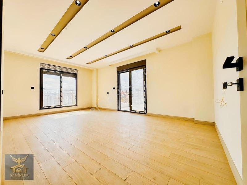 Tramvay_yakını_cadde_üzeri_ebeveyn_banyo'lu_geniş_lüks_3+1_daire — fotoğraf 6