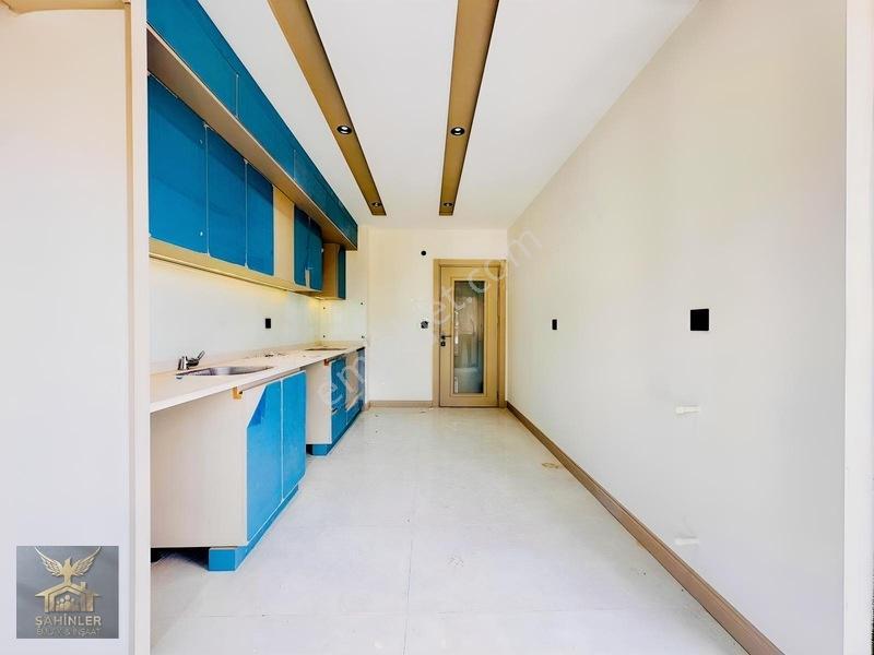 Tramvay_yakını_cadde_üzeri_ebeveyn_banyo'lu_geniş_lüks_3+1_daire — fotoğraf 9