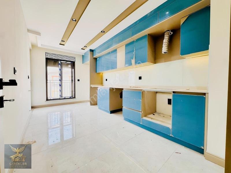 Tramvay_yakını_cadde_üzeri_ebeveyn_banyo'lu_geniş_lüks_3+1_daire — fotoğraf 10