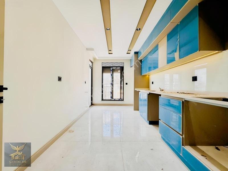 Tramvay_yakını_cadde_üzeri_ebeveyn_banyo'lu_geniş_lüks_3+1_daire — fotoğraf 11