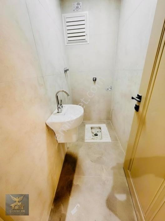 Tramvay_yakını_cadde_üzeri_ebeveyn_banyo'lu_geniş_lüks_3+1_daire — fotoğraf 15