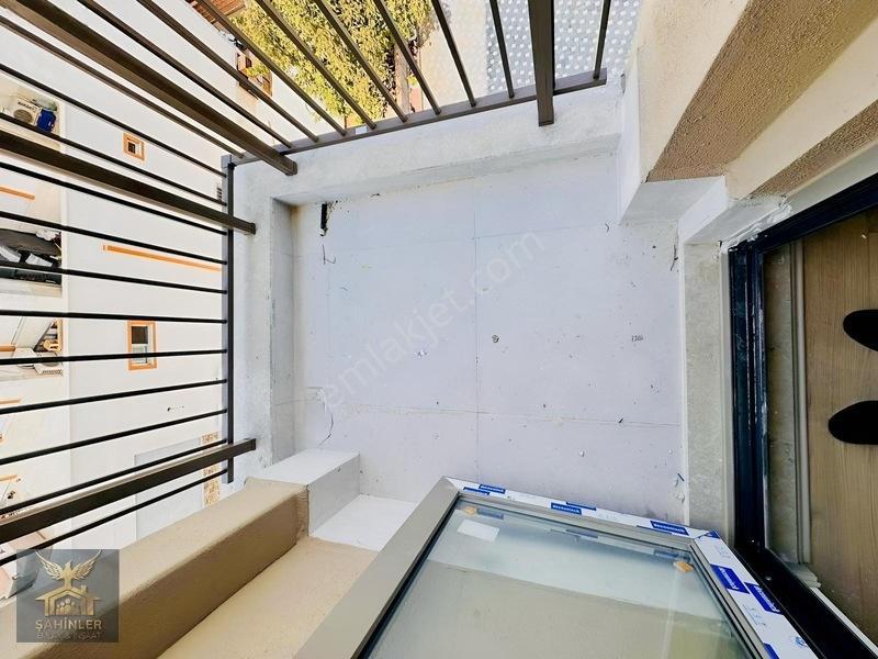 Tramvay_yakını_cadde_üzeri_ebeveyn_banyo'lu_geniş_lüks_3+1_daire — fotoğraf 21