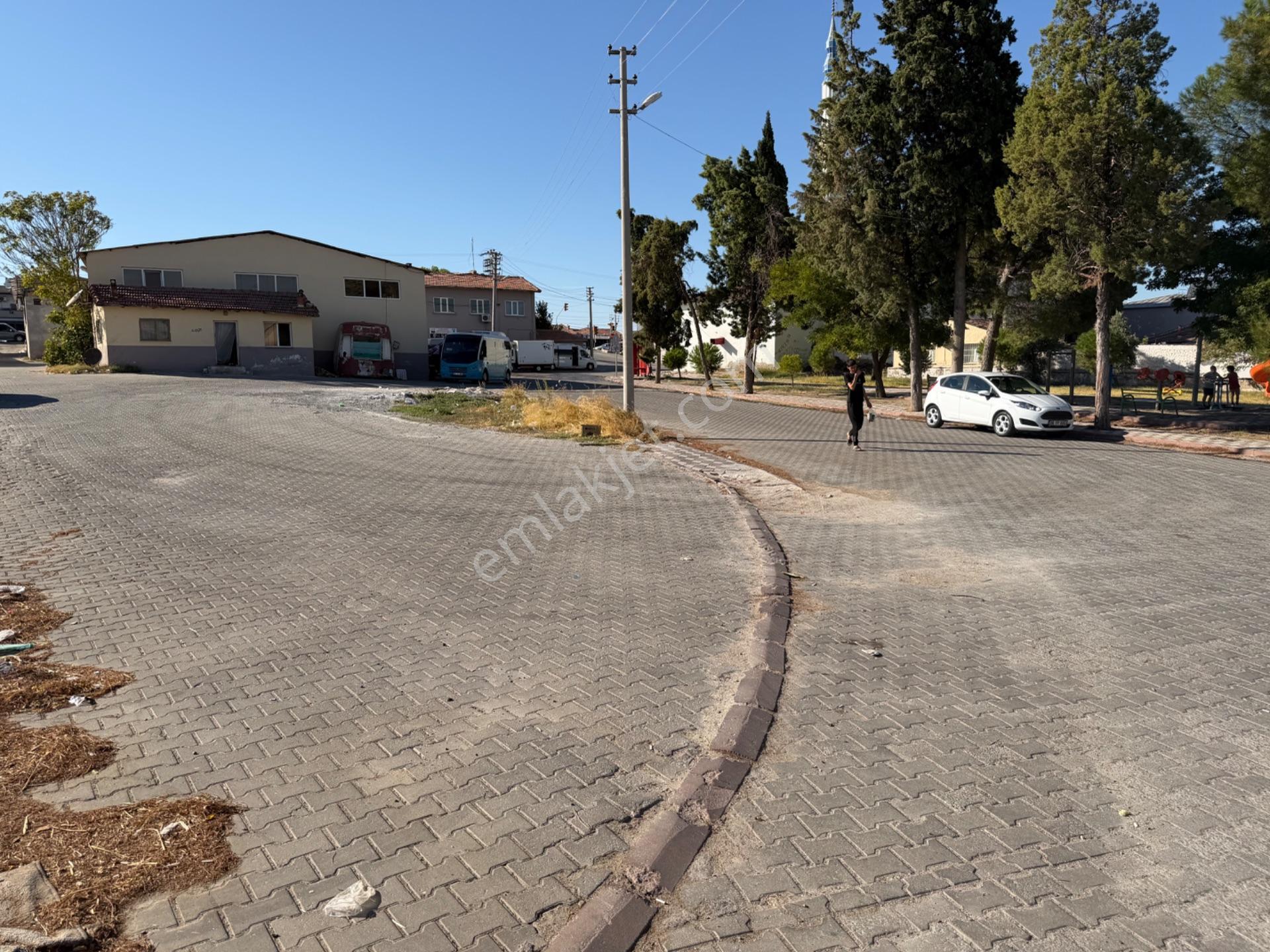 Akhisar Kapaklı'da Satılık Villa İmarlı Arsa — fotoğraf 3