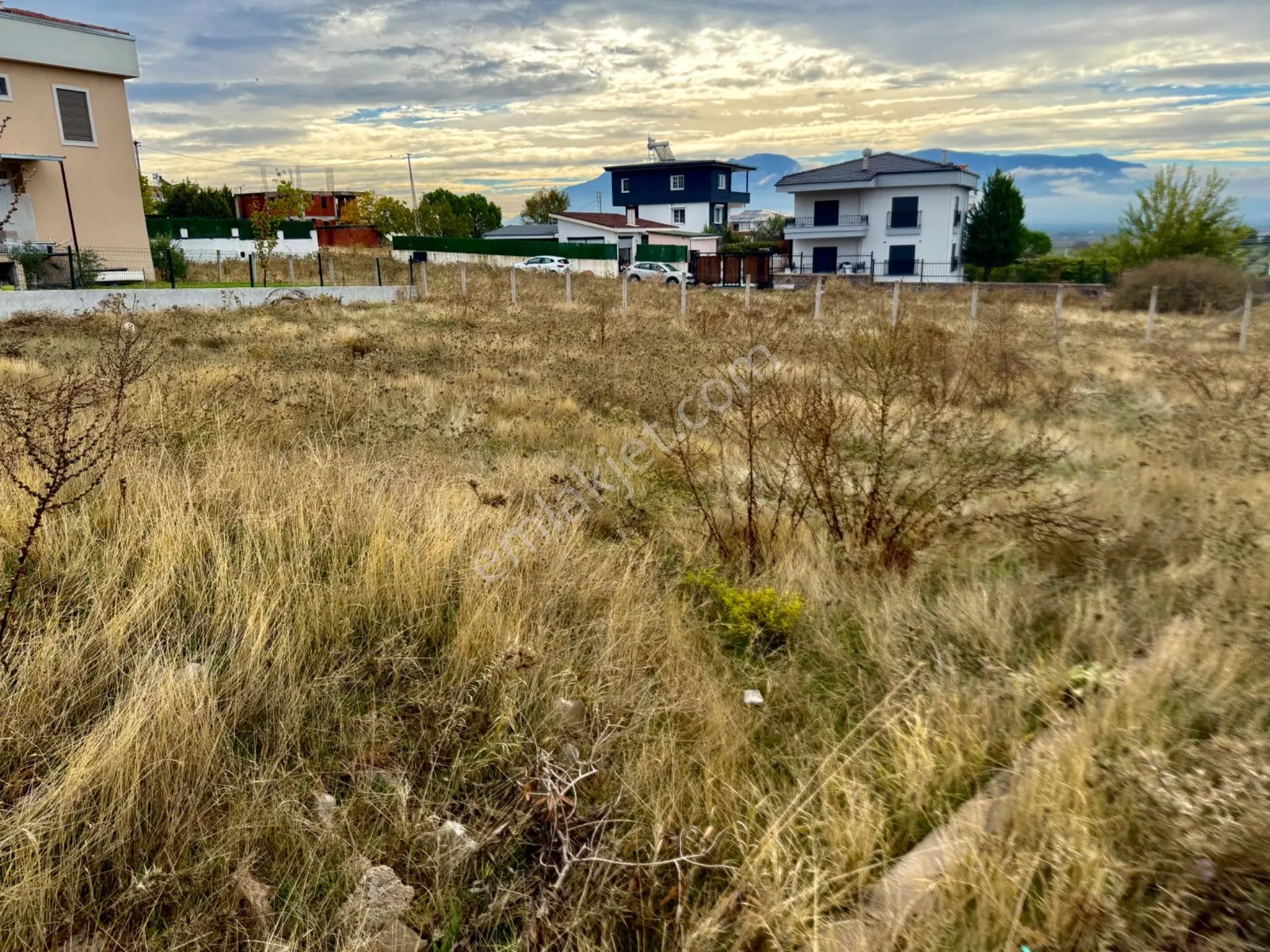 Gülbahçe Mahallesi Satılık Villa İmarlı Köşe Parsel Arsa — fotoğraf 3