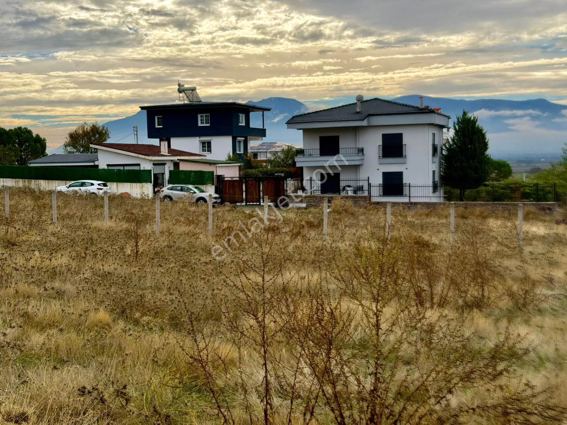 Gülbahçe Mahallesi Satılık Villa İmarlı Köşe Parsel Arsa — fotoğraf 4
