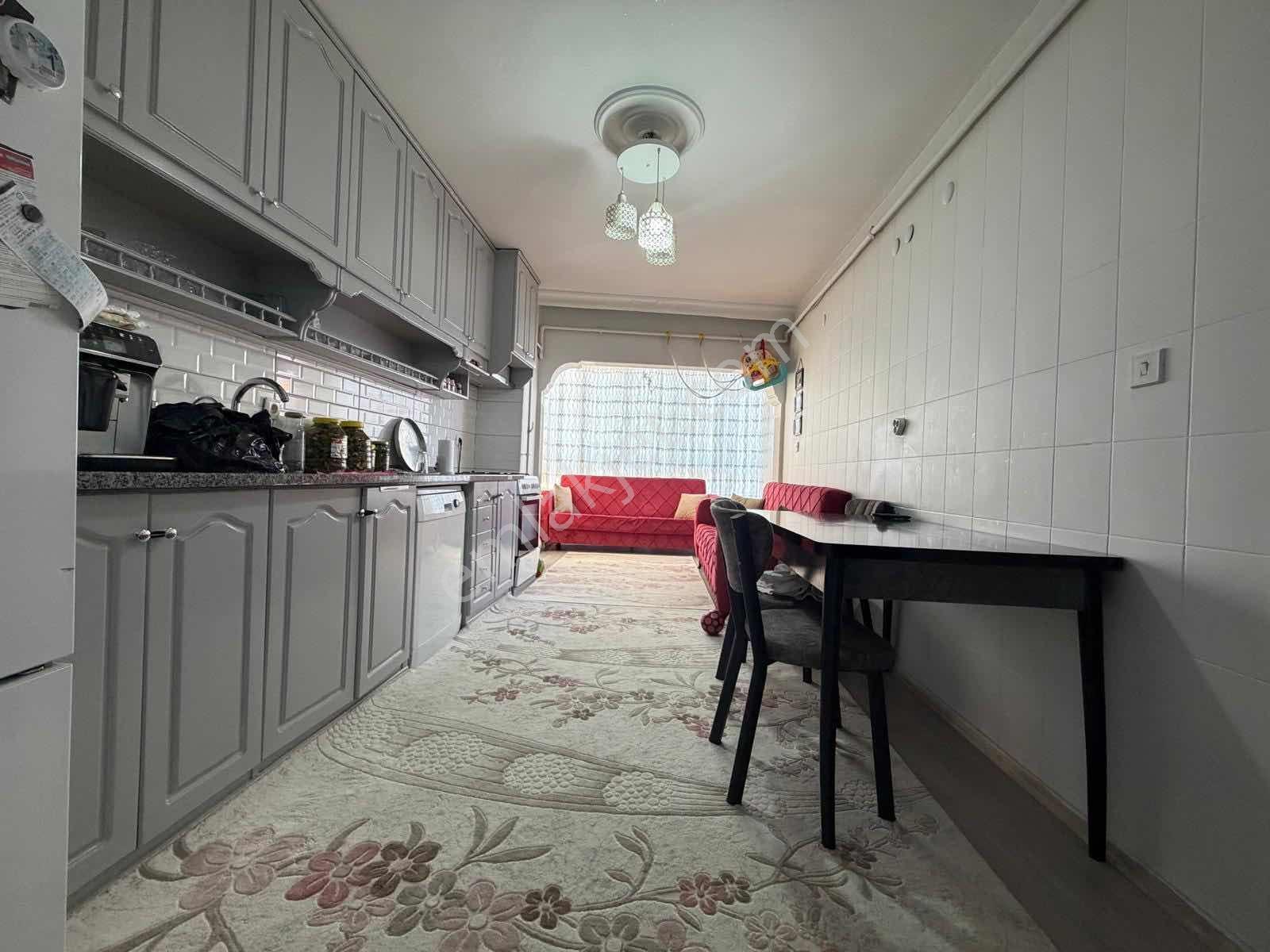 Lozan Caddesinde 165m2 Genişlikte İçi Komple Yenilenmiş Dairee — fotoğraf 9