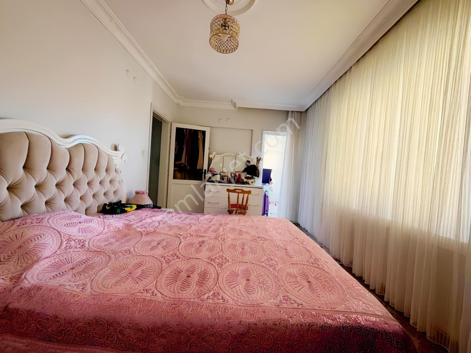 Lozan Caddesinde 165m2 Genişlikte İçi Komple Yenilenmiş Dairee — fotoğraf 16