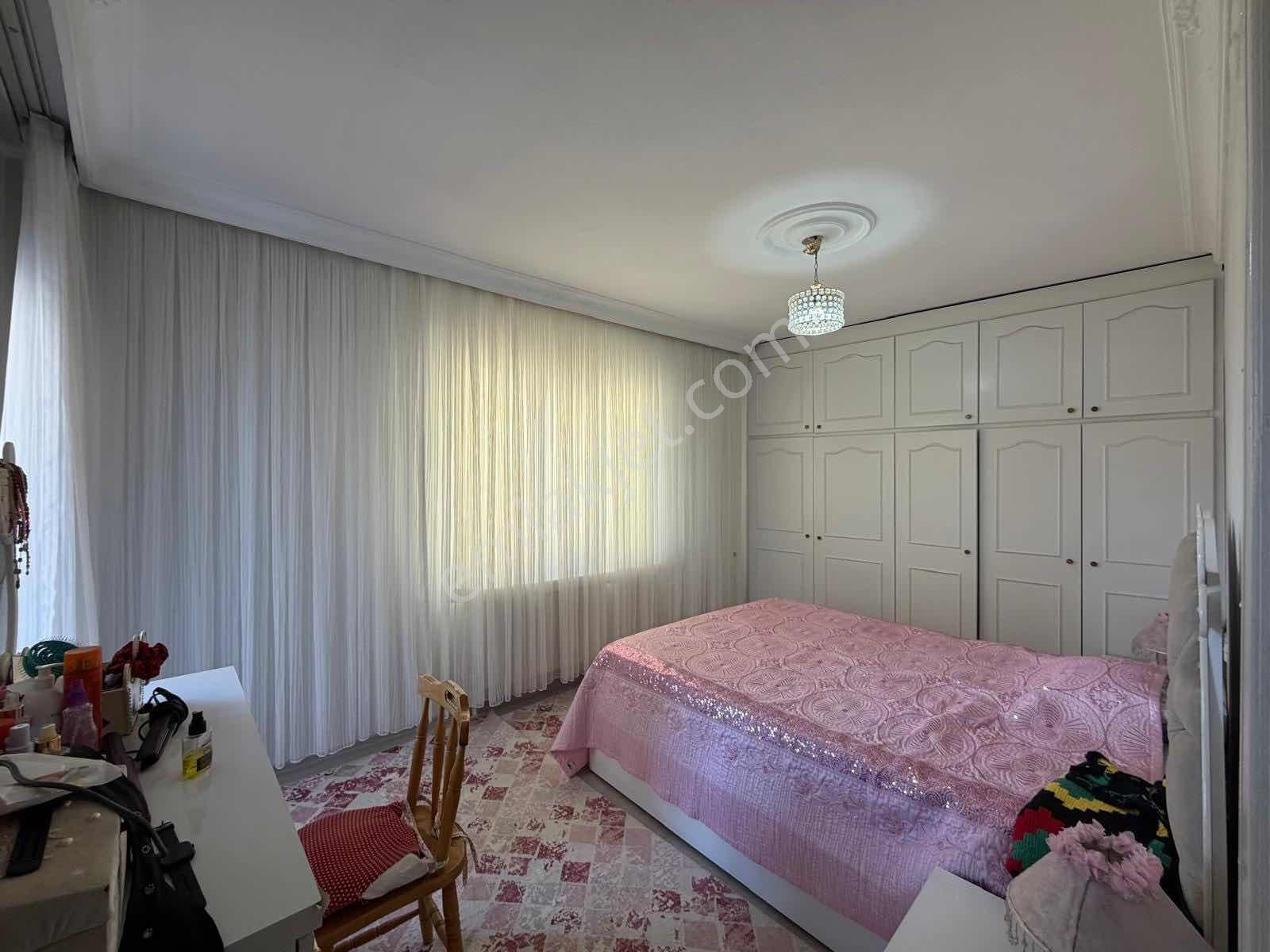 Lozan Caddesinde 165m2 Genişlikte İçi Komple Yenilenmiş Dairee — fotoğraf 19