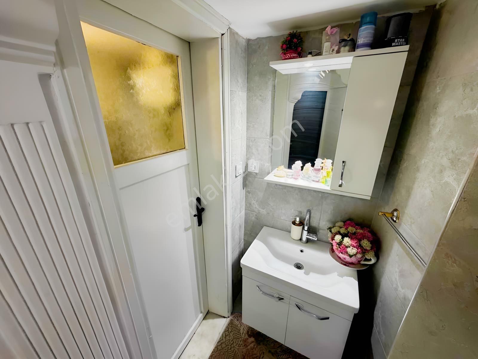 Lozan Caddesinde 165m2 Genişlikte İçi Komple Yenilenmiş Dairee — fotoğraf 21
