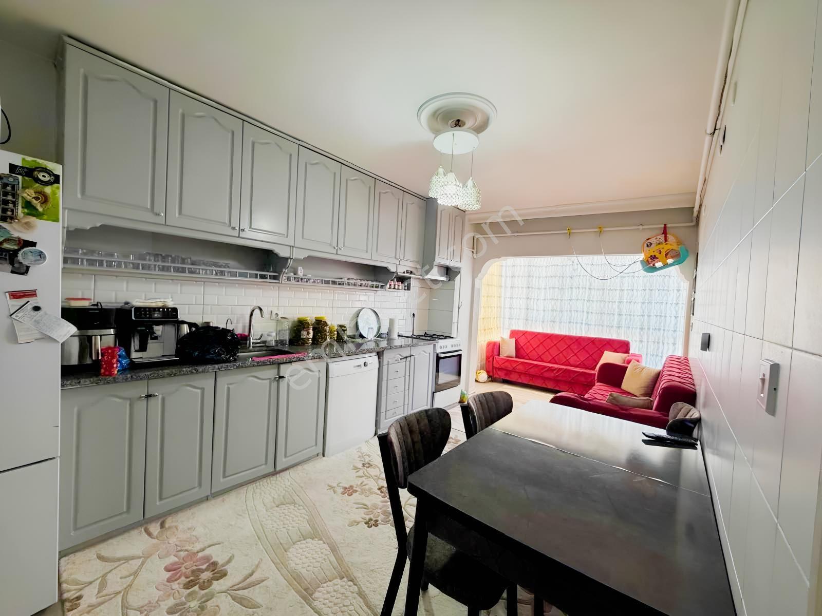 Lozan Caddesinde 165m2 Genişlikte İçi Komple Yenilenmiş Dairee — fotoğraf 26