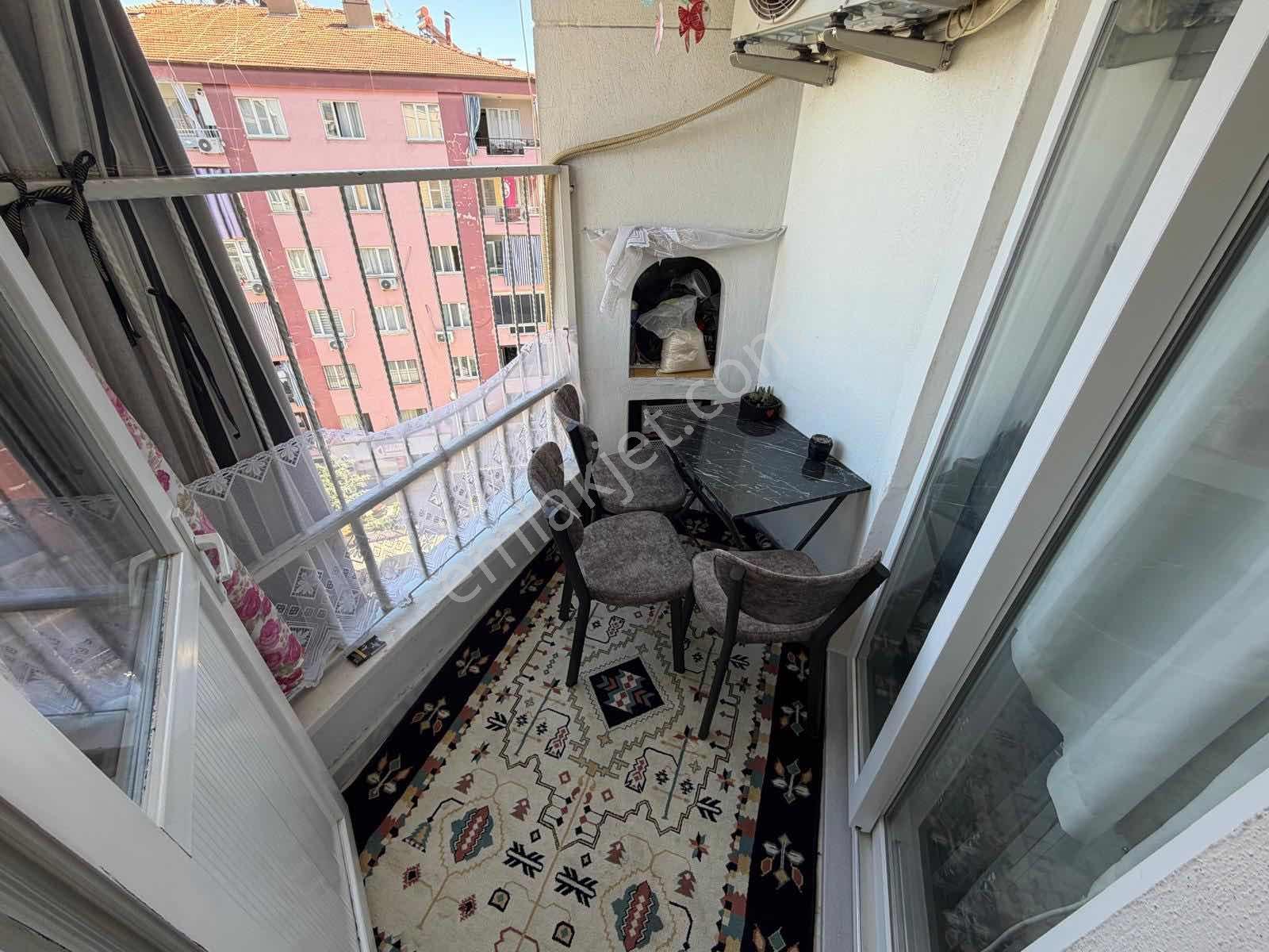 Lozan Caddesinde 165m2 Genişlikte İçi Komple Yenilenmiş Dairee — fotoğraf 28