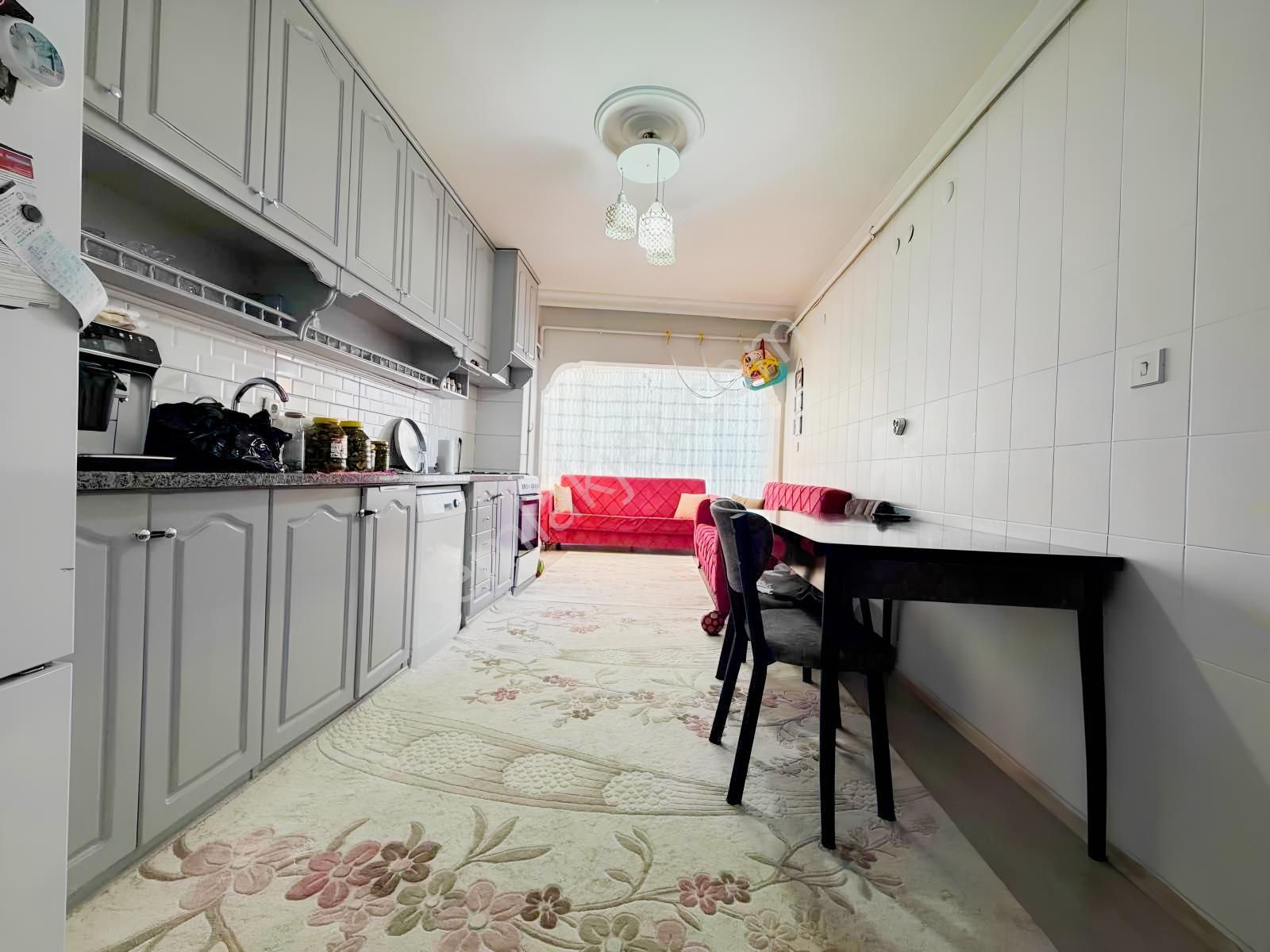 Lozan Caddesinde 165m2 Genişlikte İçi Komple Yenilenmiş Dairee — fotoğraf 29
