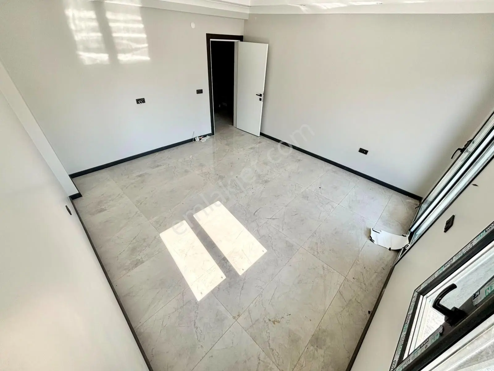 Ay Emlaktan Burhaniye Adyar'da Denize 100 Mt Doğa İle İç İçe Satılık 3+1 Otoparklı Müstakil Villa — fotoğraf 14