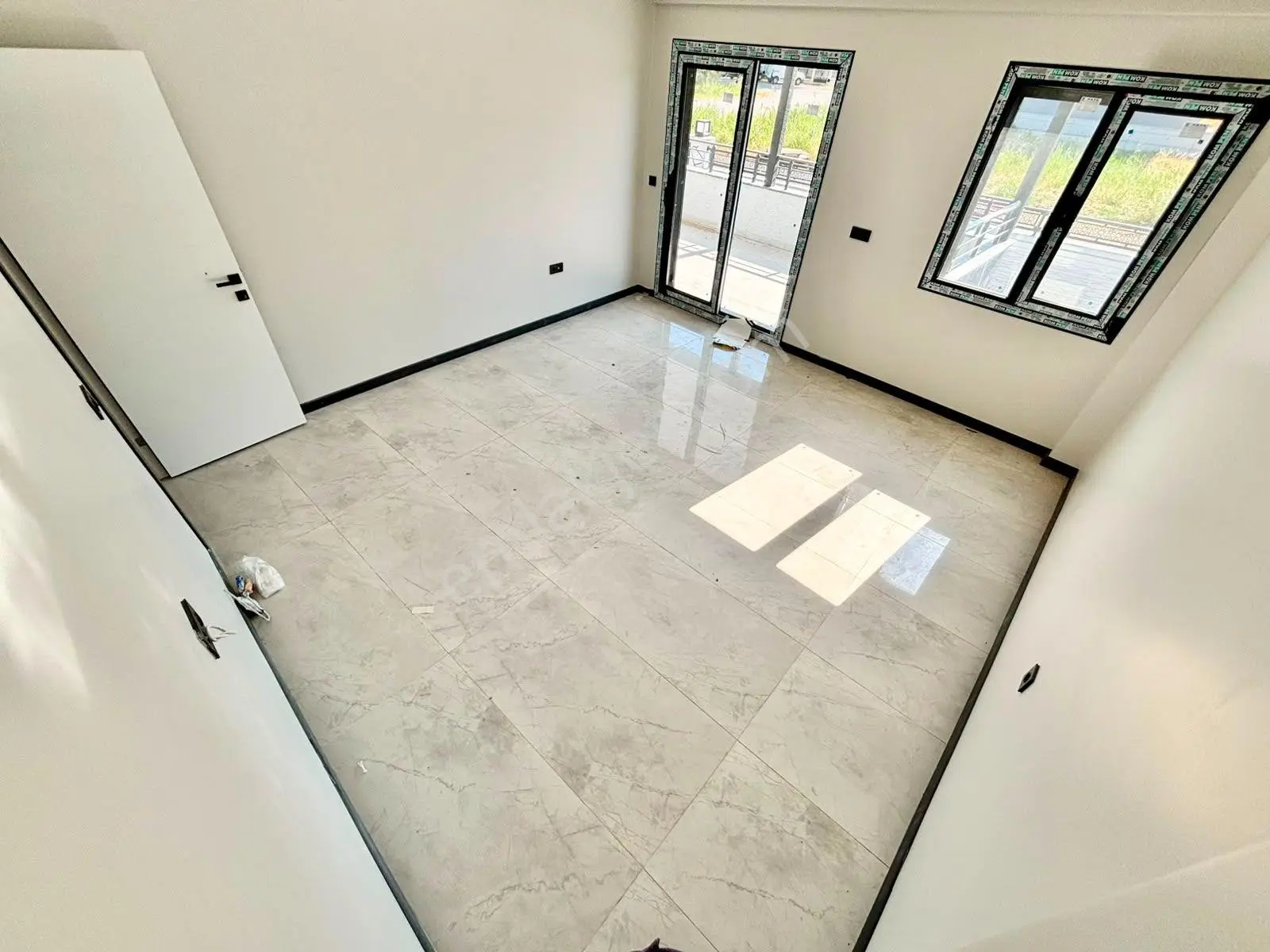 Ay Emlaktan Burhaniye Adyar'da Denize 100 Mt Doğa İle İç İçe Satılık 3+1 Otoparklı Müstakil Villa — fotoğraf 16