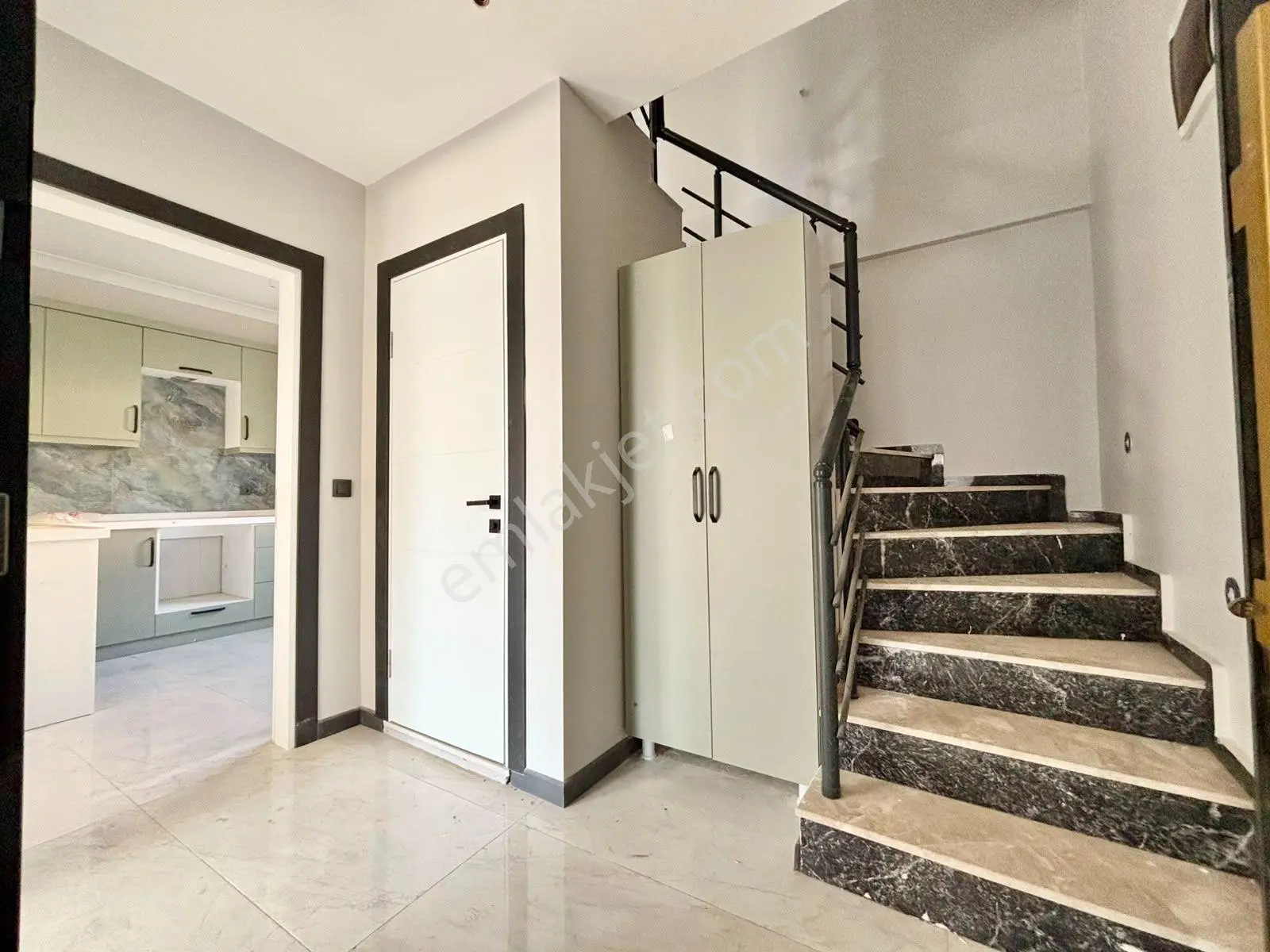 Ay Emlaktan Burhaniye Adyar'da Denize 100 Mt Doğa İle İç İçe Satılık 3+1 Otoparklı Müstakil Villa — fotoğraf 20