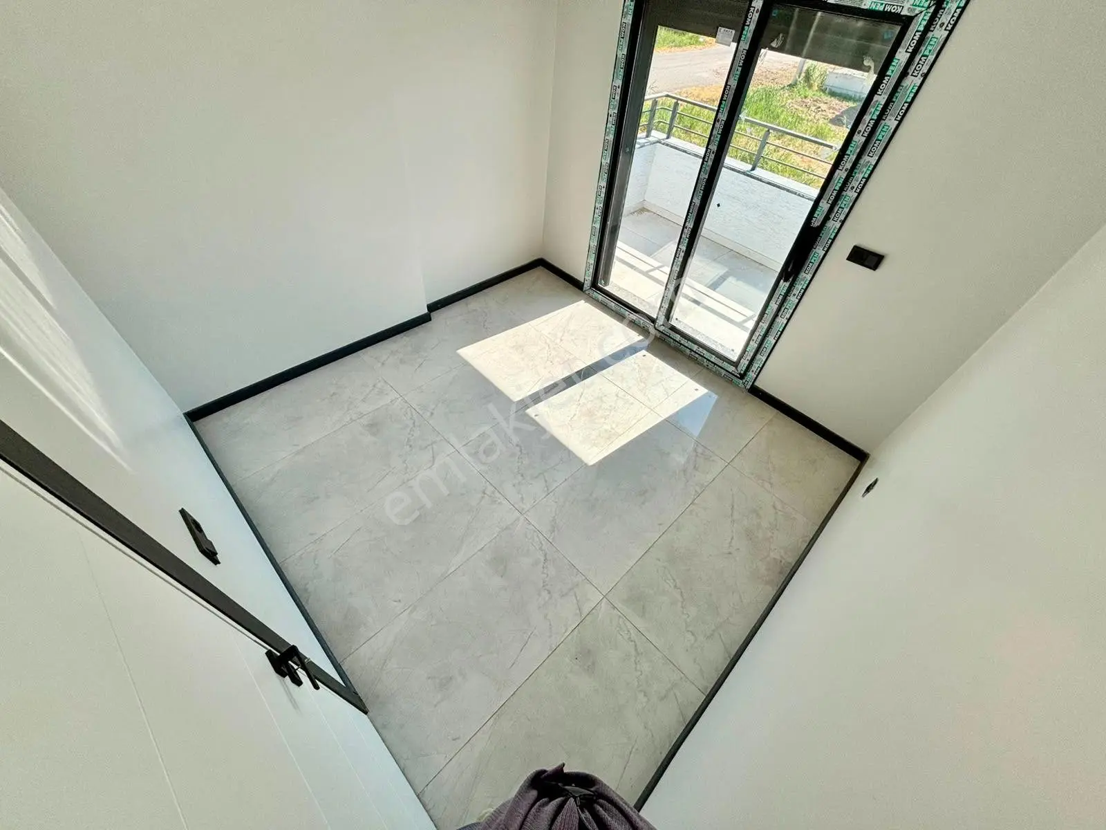 Ay Emlaktan Burhaniye Adyar'da Denize 100 Mt Doğa İle İç İçe Satılık 3+1 Otoparklı Müstakil Villa — fotoğraf 21