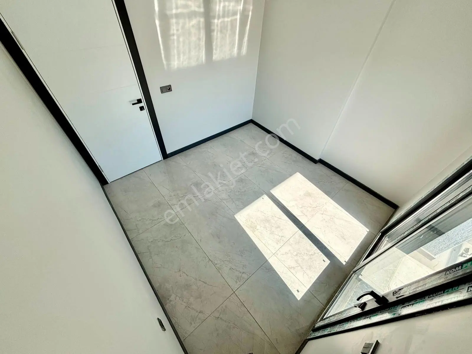 Ay Emlaktan Burhaniye Adyar'da Denize 100 Mt Doğa İle İç İçe Satılık 3+1 Otoparklı Müstakil Villa — fotoğraf 23
