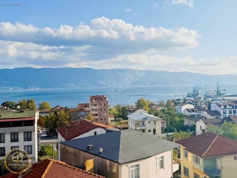 Atalar'da Deniz Manzaralı Teraslı 4+1 Kiralık Çatı Dubleks — fotoğraf 2