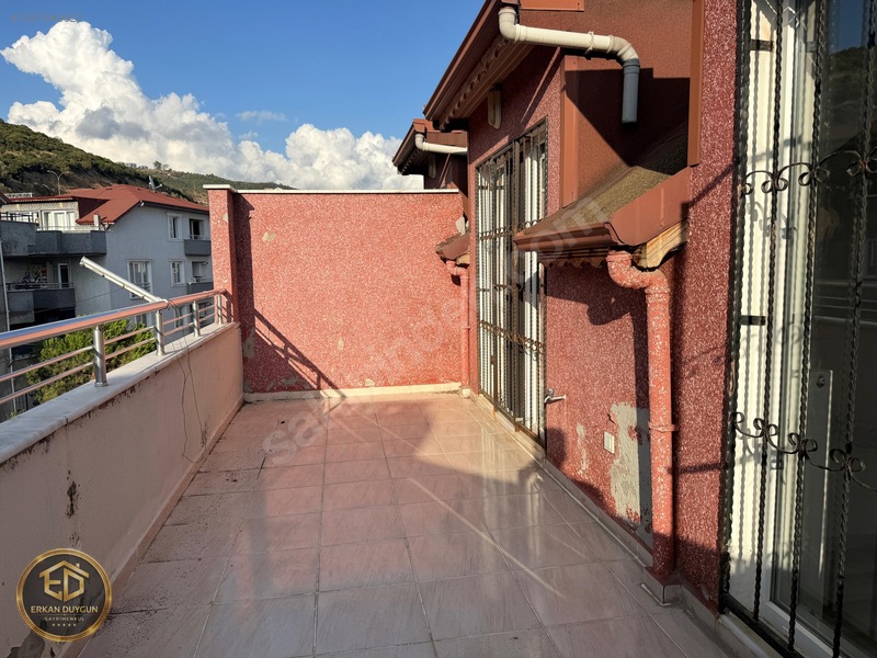 Atalar'da Deniz Manzaralı Teraslı 4+1 Kiralık Çatı Dubleks — fotoğraf 14