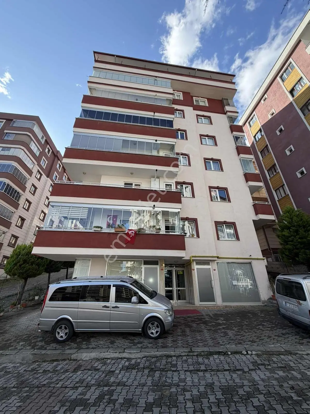 Söğütlü Mah. Satılık Daire 3+1 Doğalgazlı&Asansörlü Merkezi Yer
