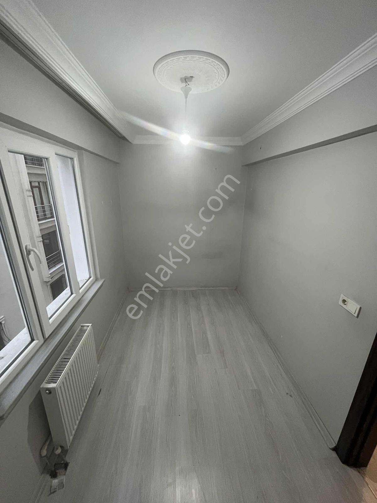 Kapalı Pazar Mevkinde Ön Cephe 2+1 — fotoğraf 5