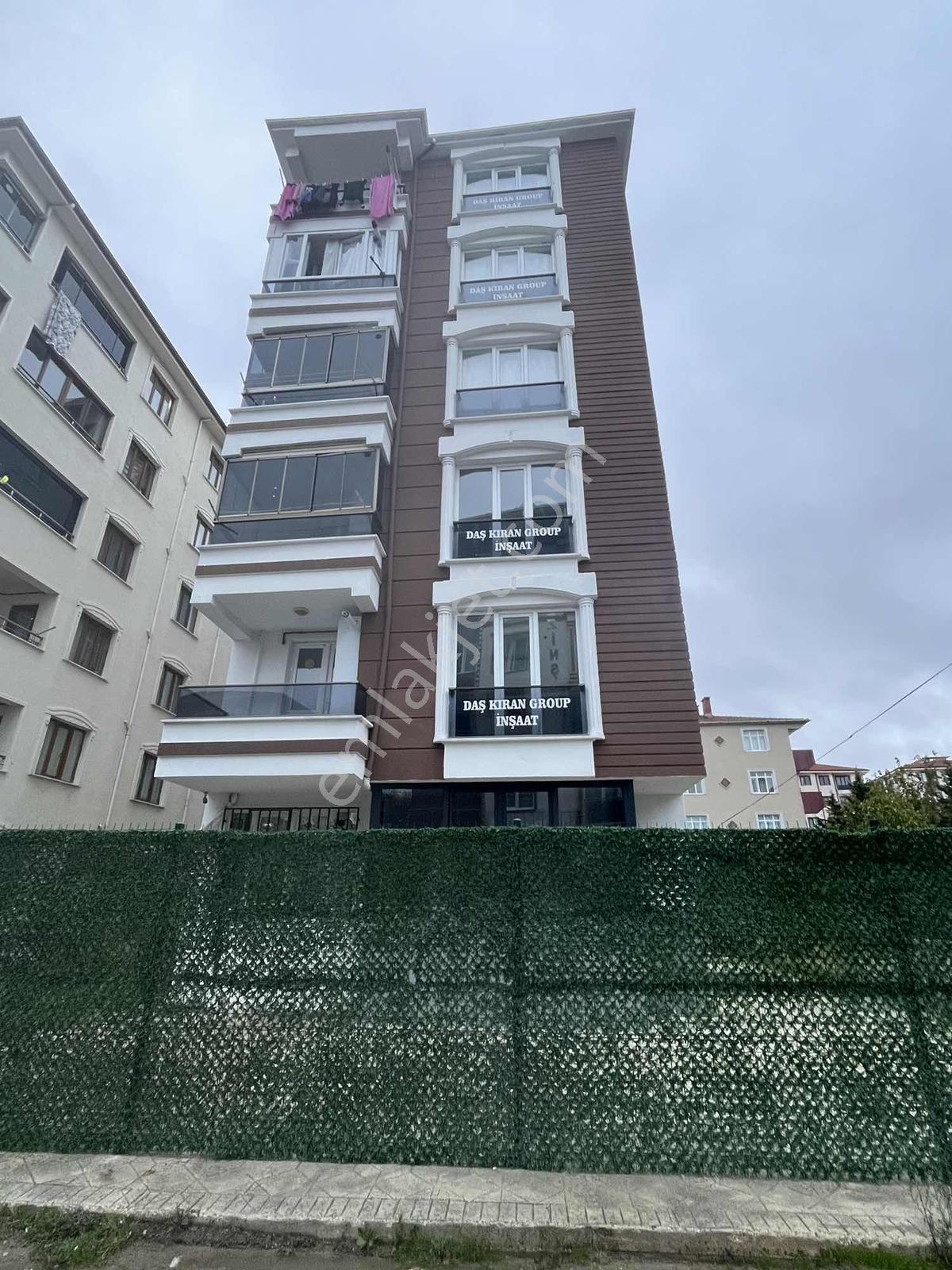 Kapalı Pazar Mevkinde Ön Cephe 2+1 — fotoğraf 15