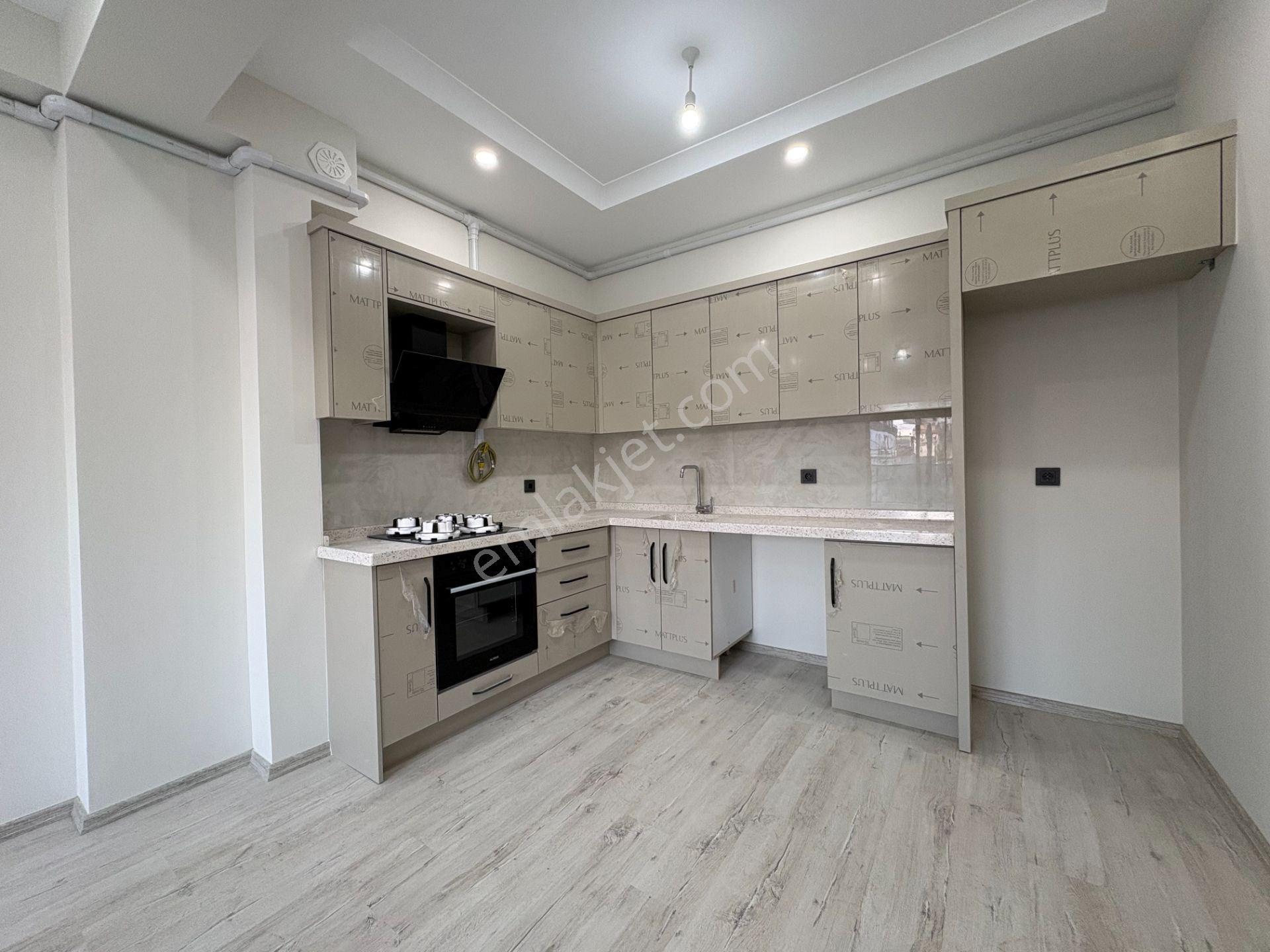 Mera Emlaktan Tuzcumurat Mah. Ara Kat 2+1 95M2 Sıfır Lüks Daire