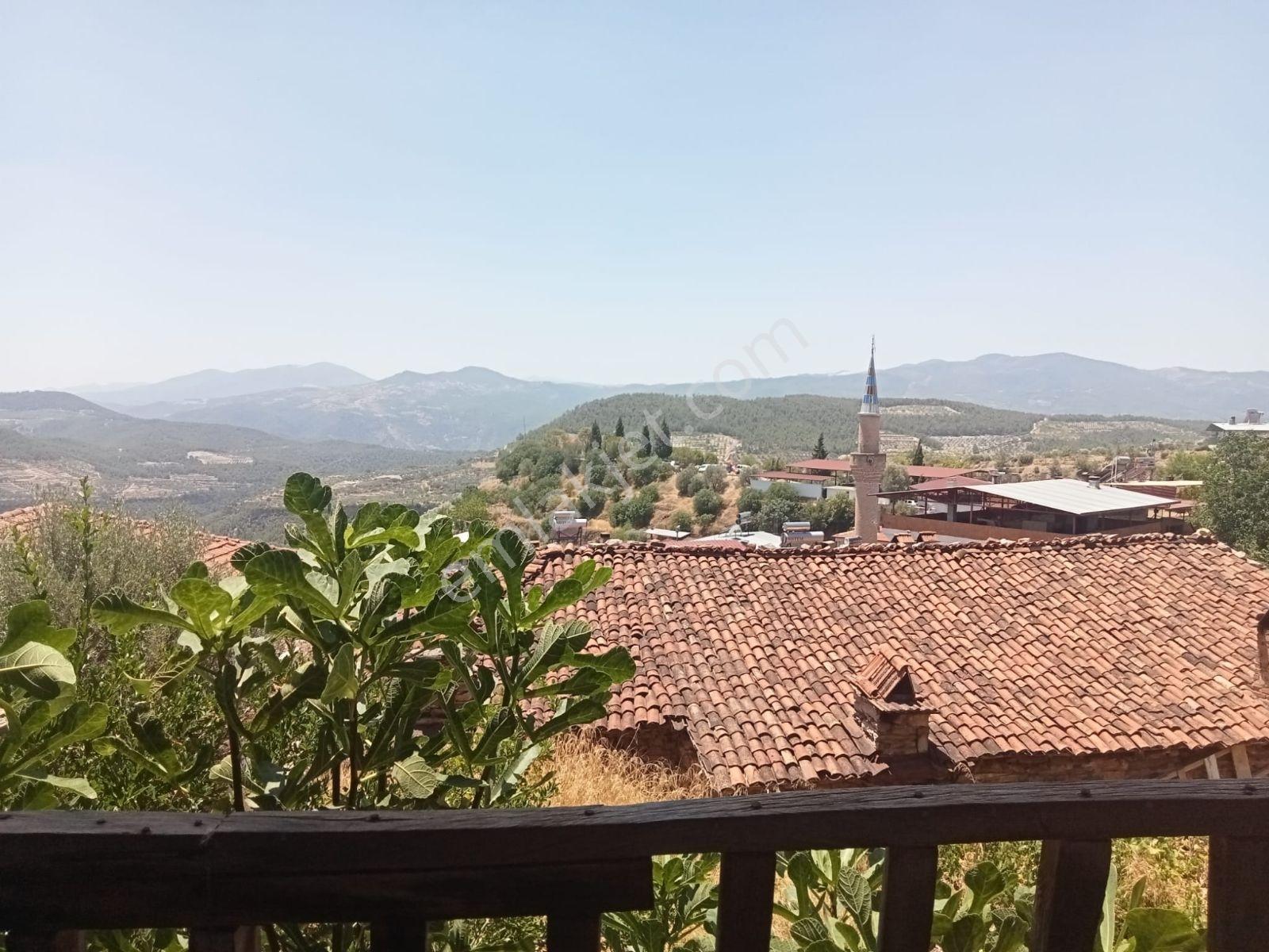 Satılık Bahceli Ahşap Ev Arsalı 436 M2 — fotoğraf 2