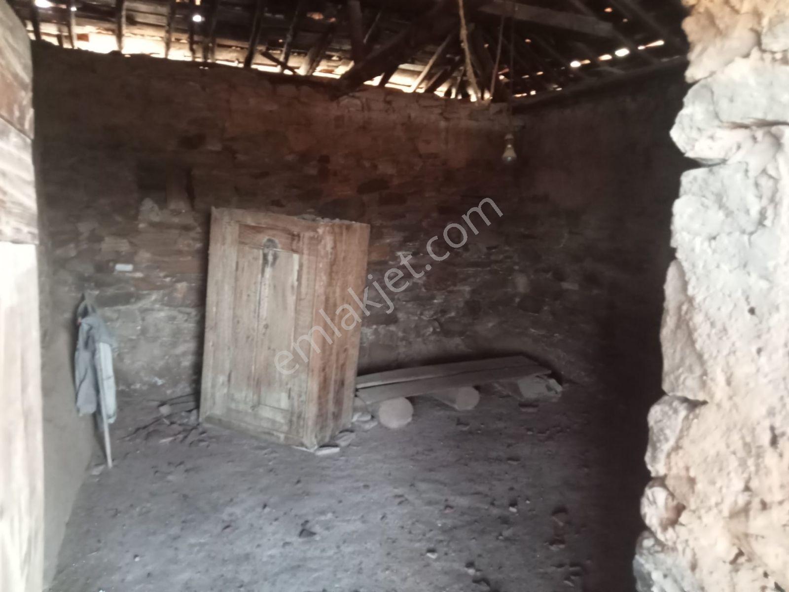 Satılık Bahceli Ahşap Ev Arsalı 436 M2 — fotoğraf 11