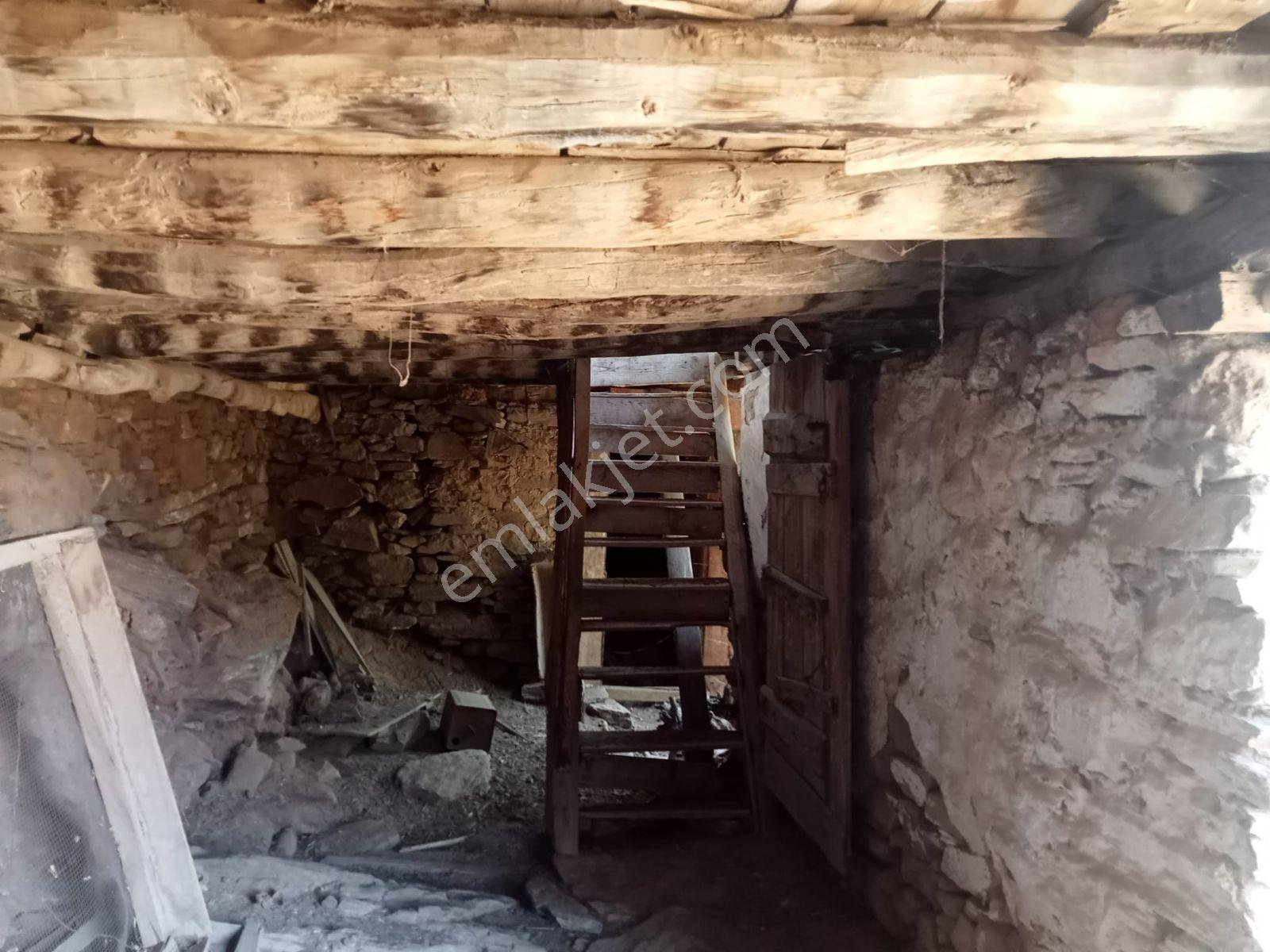 Satılık Bahceli Ahşap Ev Arsalı 436 M2 — fotoğraf 13