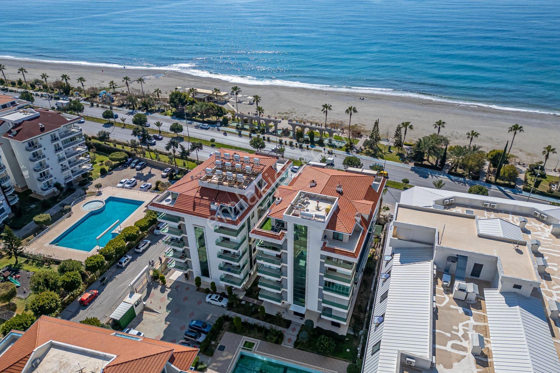 Alanya Kestelde Denize Sıfır Deniz Manzaralı 3+1 Eşyalı Daire