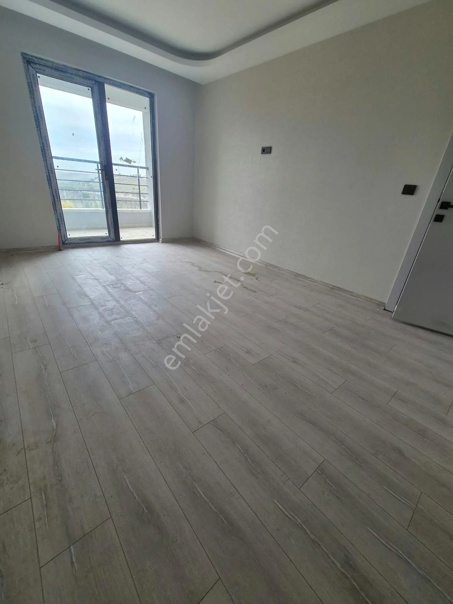 Altınköy Manzaralı 1.kat Ful Yapılı 3+1 135mt Net Kullanım Alanı Teras Balkonlu — fotoğraf 12