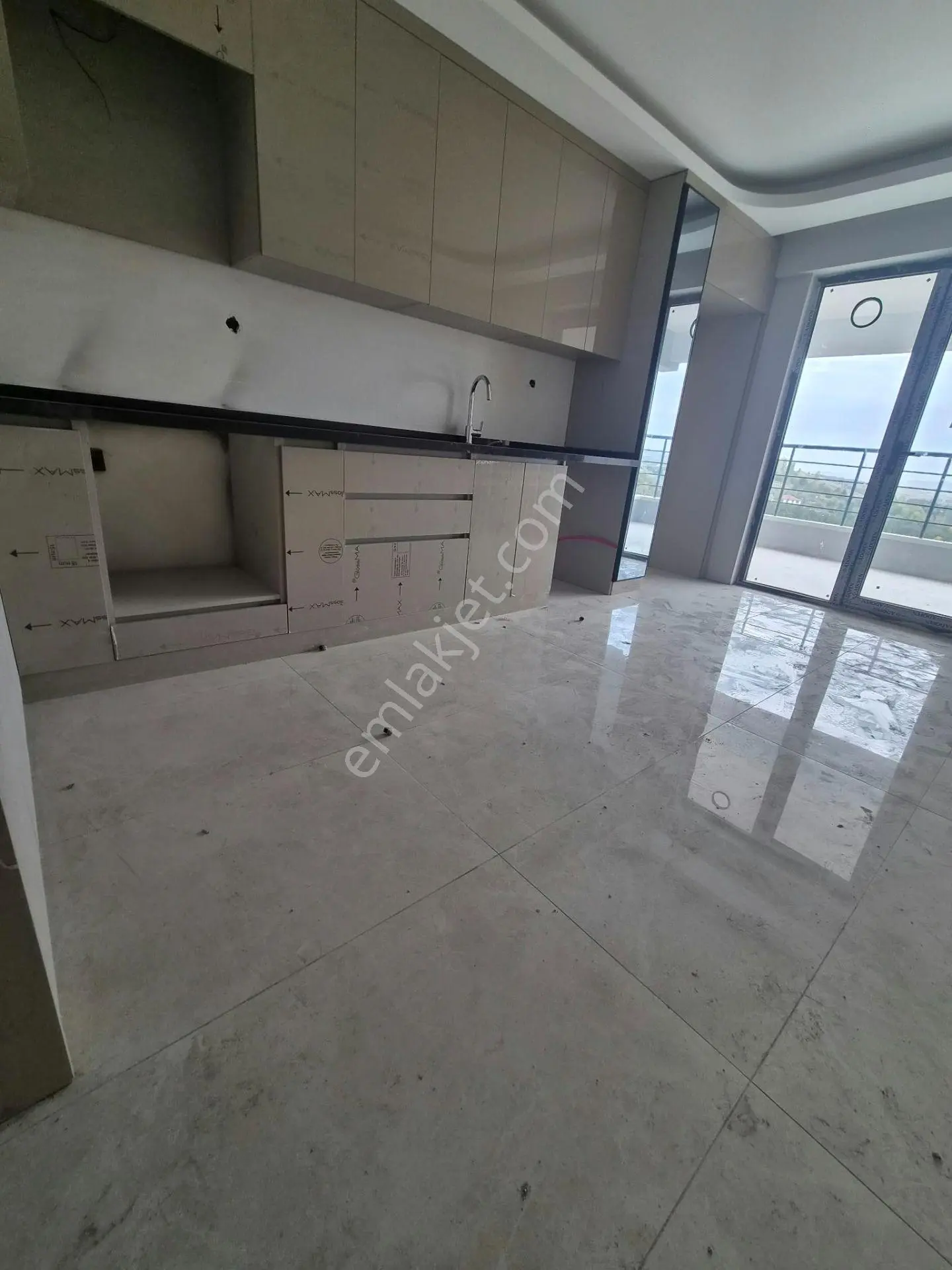 Altınköy Manzaralı 1.kat Ful Yapılı 3+1 135mt Net Kullanım Alanı Teras Balkonlu — fotoğraf 27