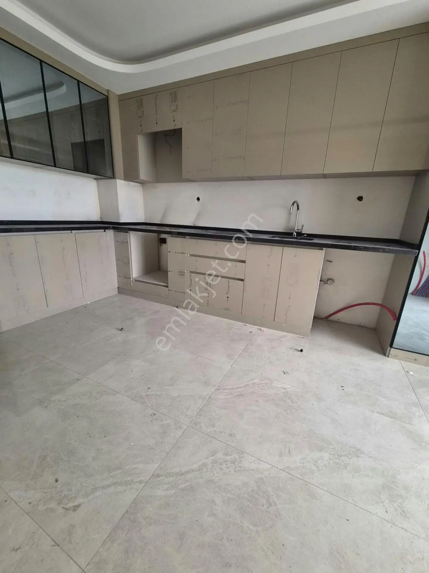 Altınköy Manzaralı 1.kat Ful Yapılı 3+1 135mt Net Kullanım Alanı Teras Balkonlu — fotoğraf 32