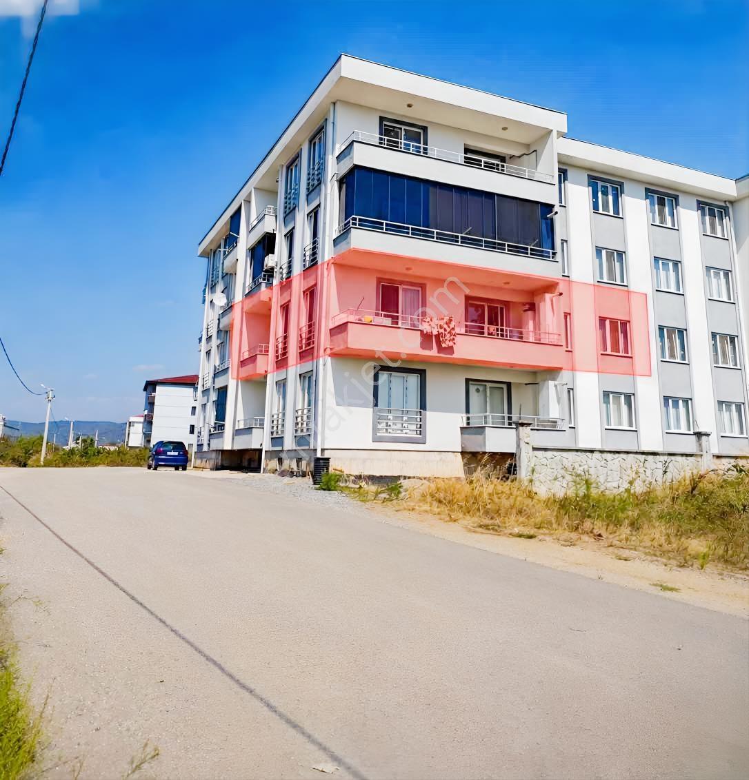 Kare Gayrimenkul Güvencesiyle Hendek Yeni Mahallede Satılık 3+1