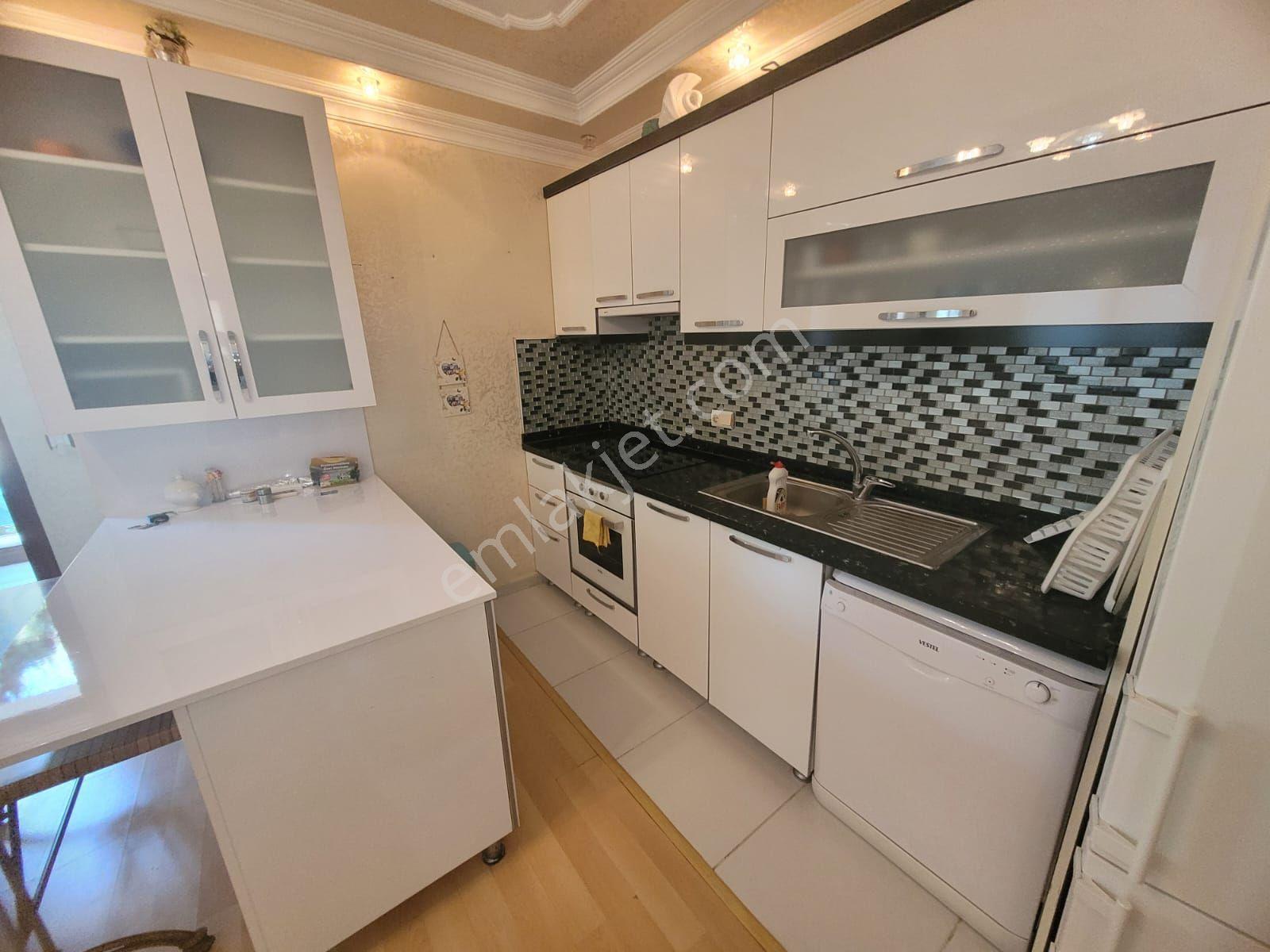 Didim Çamlık'ta İdeal Konumda Denize 200m, 3+1 Eşyalı Daire — fotoğraf 3