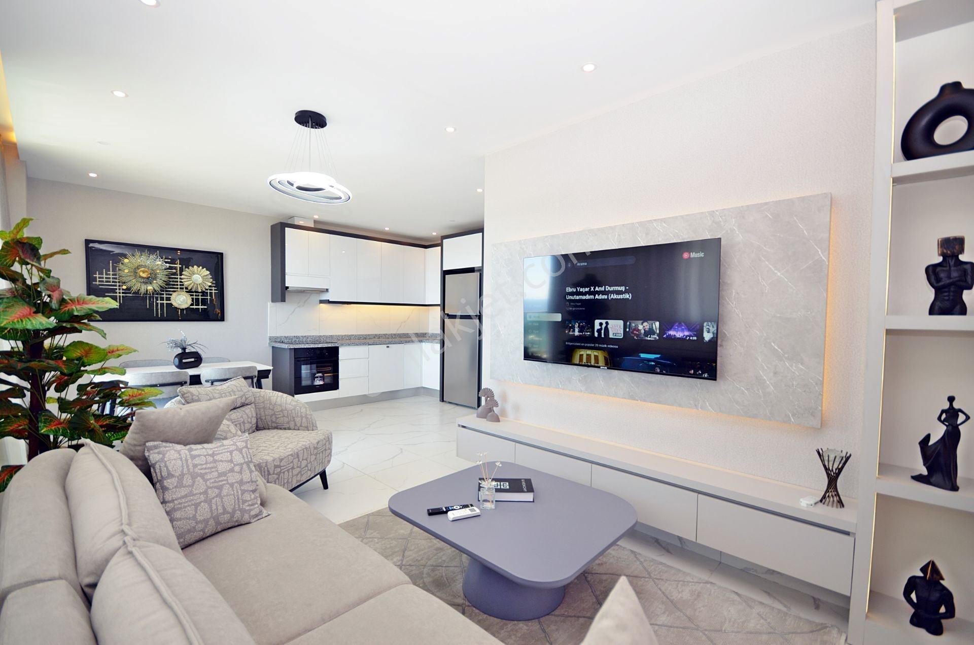 Alanya Avsallarda Muhteşem Deniz Manzaralı Full Eşyalı 2+1 Satılık Penthouse