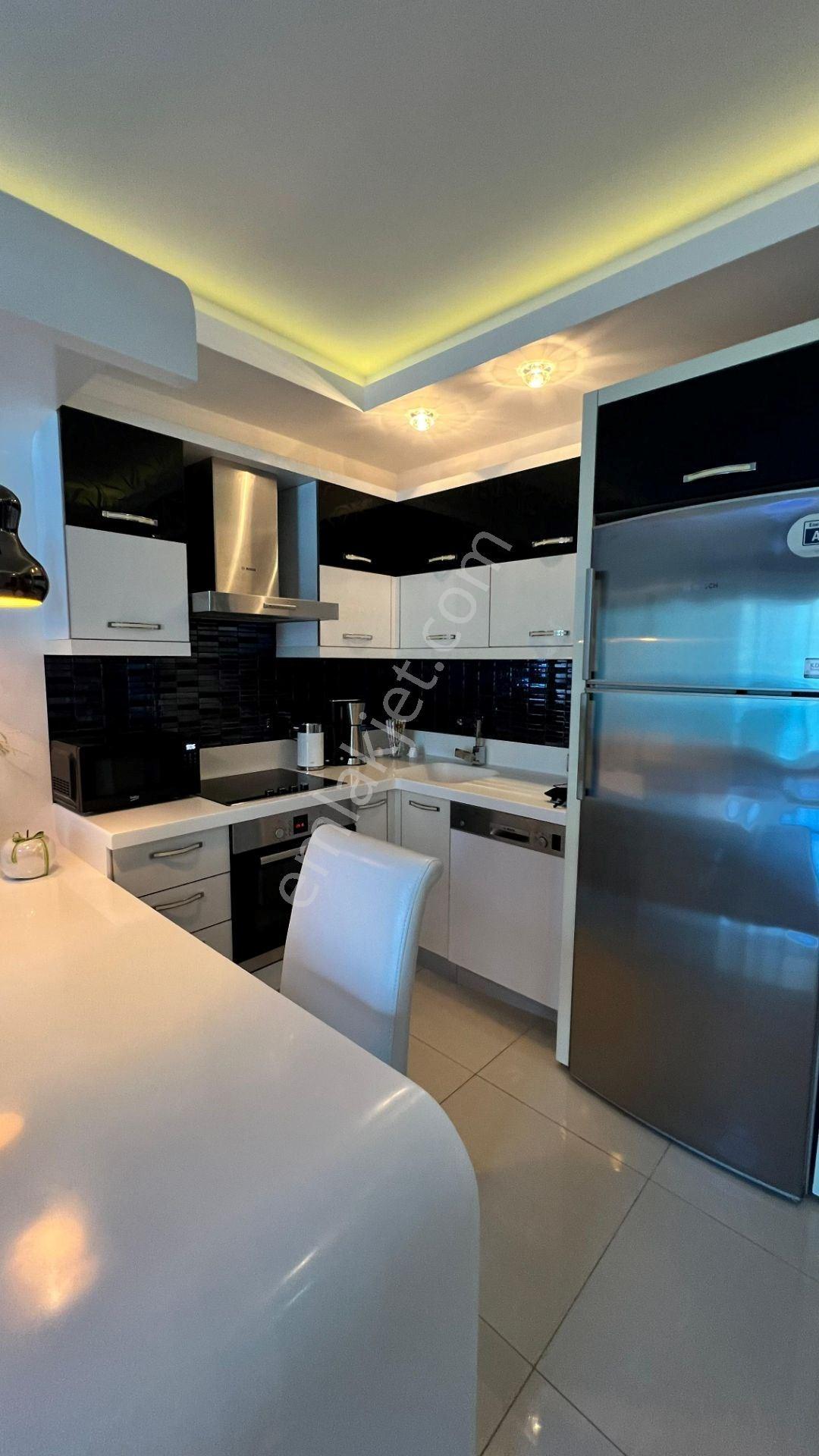 Alanya Mahmutlar’da Lüks Kompleks İçerisinde Full Eşyalı 1+1 Satılık Daire — fotoğraf 11