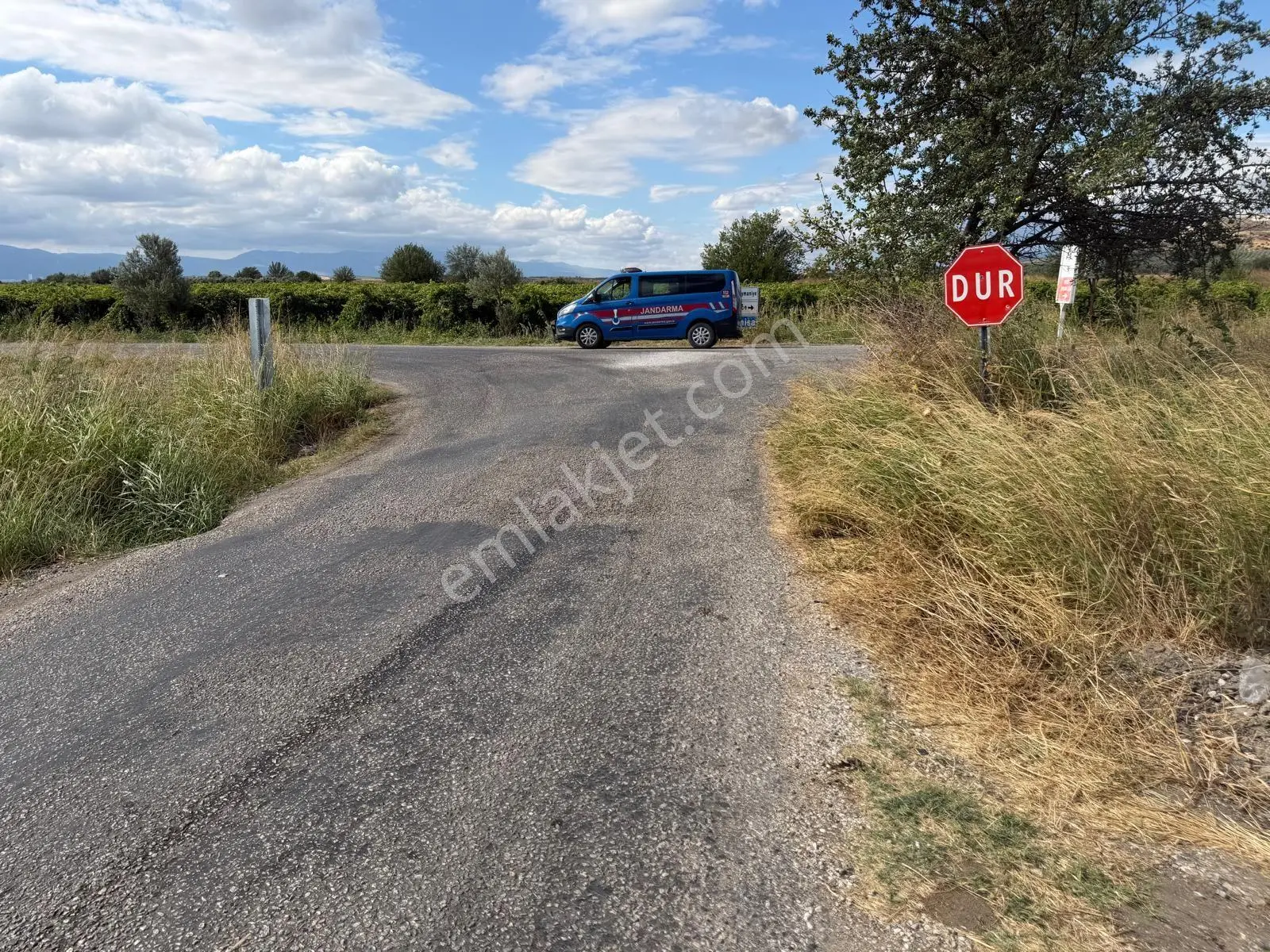 Tilkisüleymaniye De Asfalt Yol Cepheli Satılık Tarla
