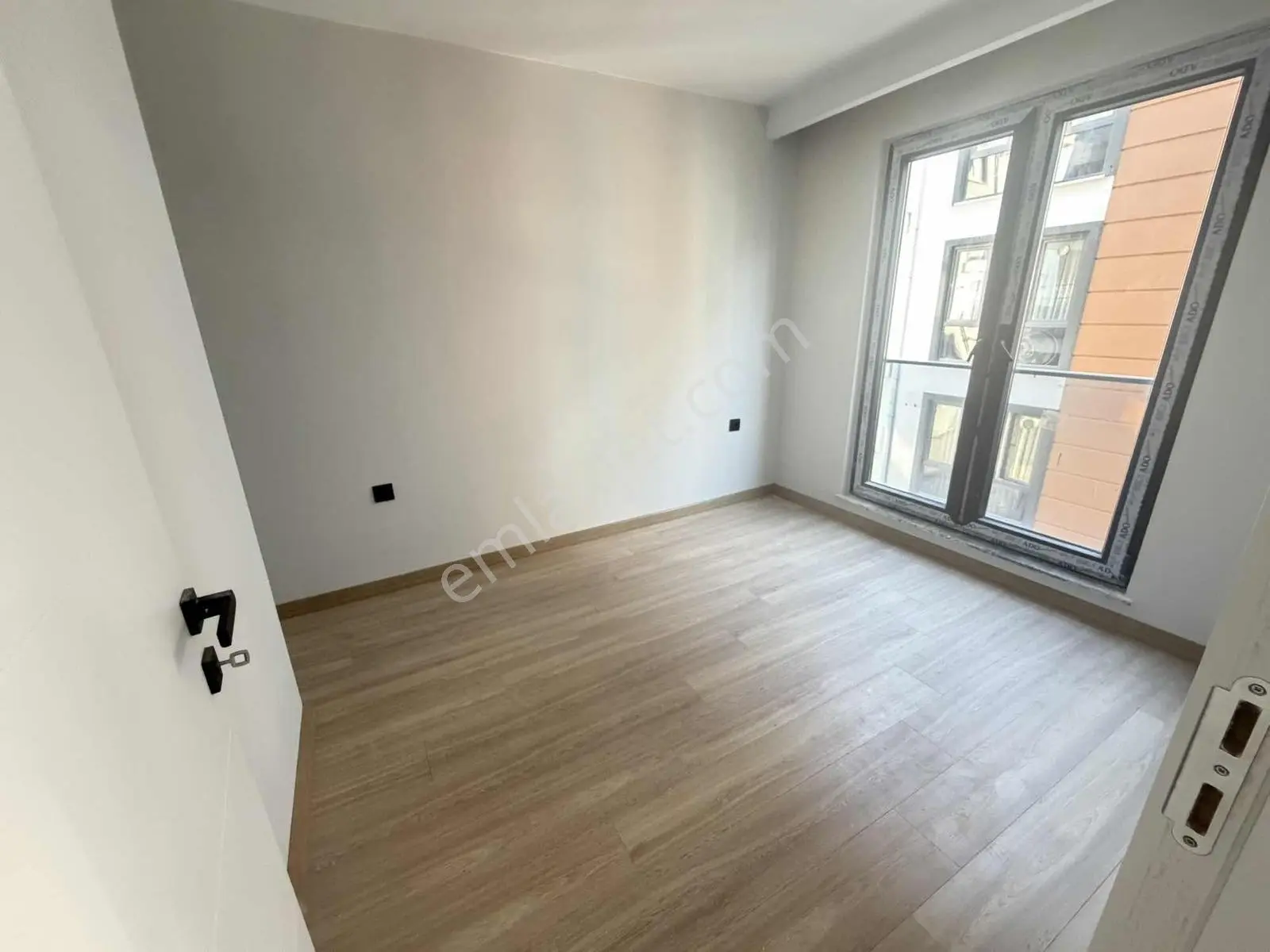Ersin Çağlar'dan Cumhuriyette Cazip Fiyatlı 1+1 Daire — fotoğraf 7