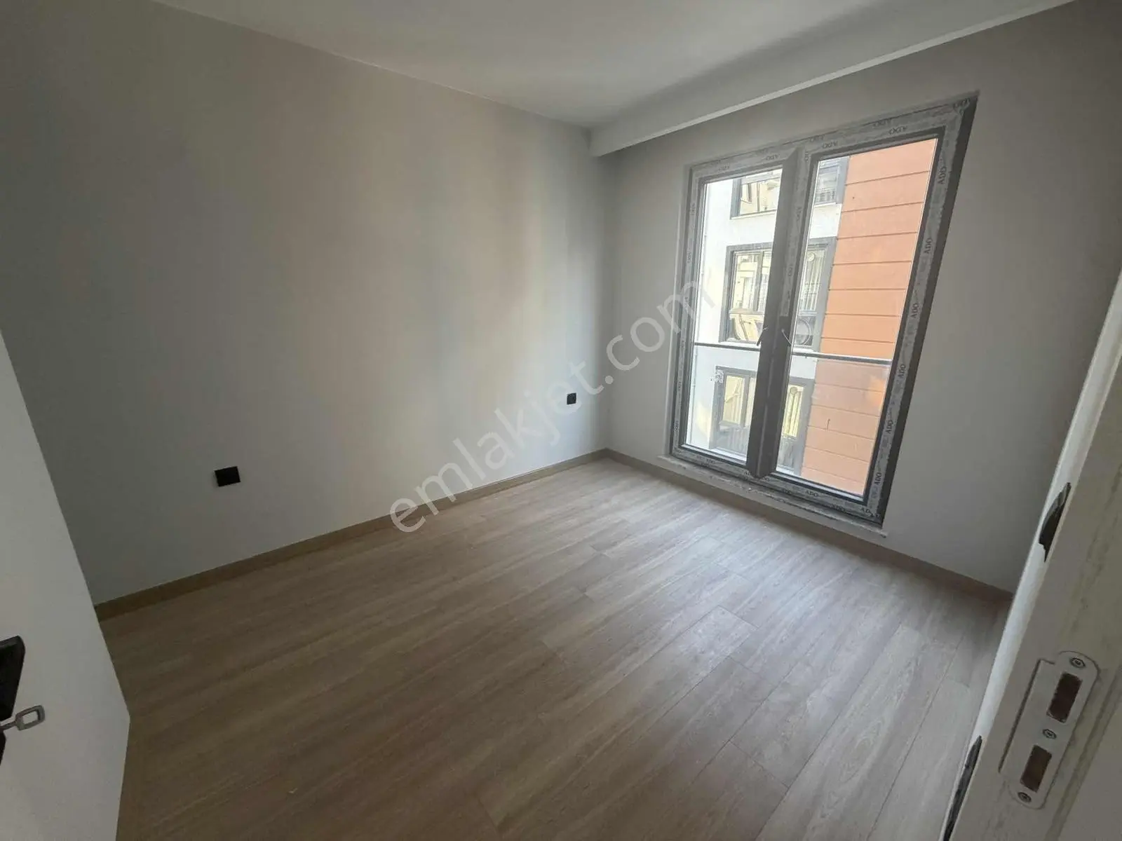 Ersin Çağlar'dan Cumhuriyette Cazip Fiyatlı 1+1 Daire — fotoğraf 17