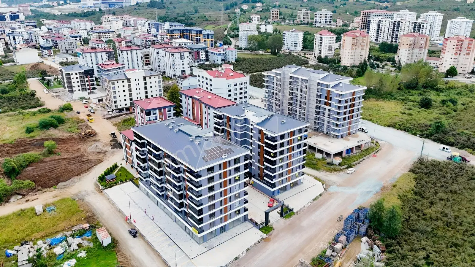 Ersin Çağlar'dan Cumhuriyette Satılık 1+1 Site Dairesi — fotoğraf 3