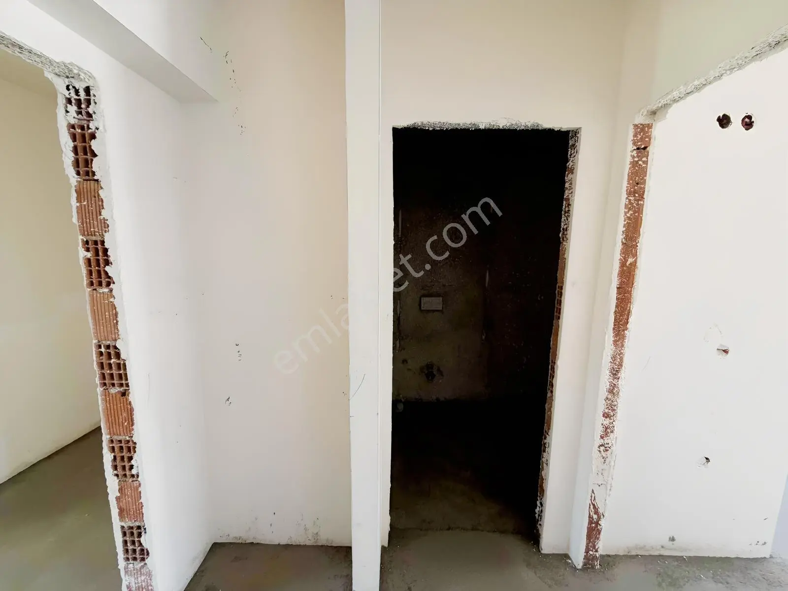 Ersin Çağlar'dan Cumhuriyette Satılık 1+1 Site Dairesi — fotoğraf 12