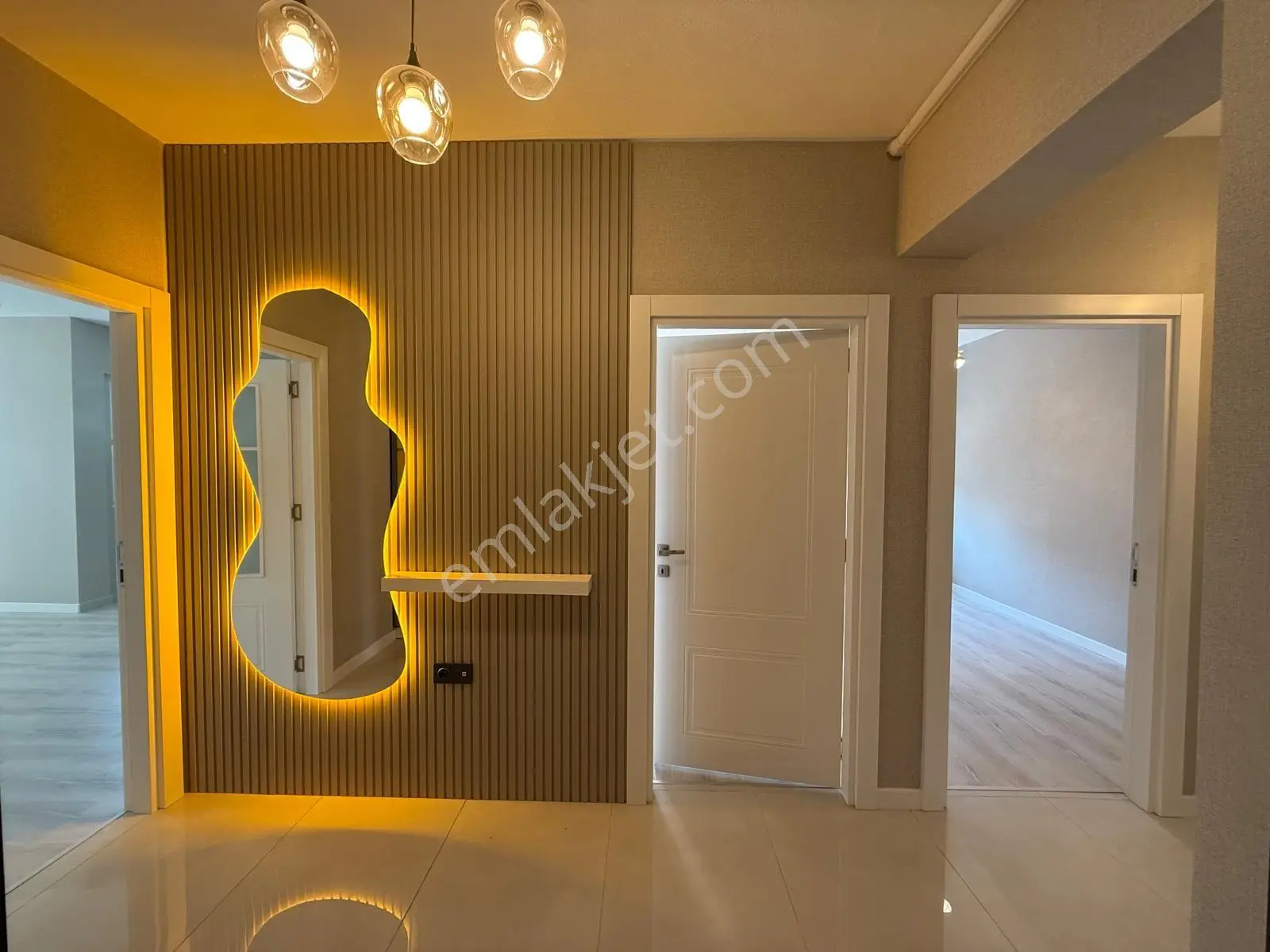 Liman'da Satılık 3+1 Geniş Metrekare, Yenilenmiş İç Mekân, Havuzlu Site! — fotoğraf 5